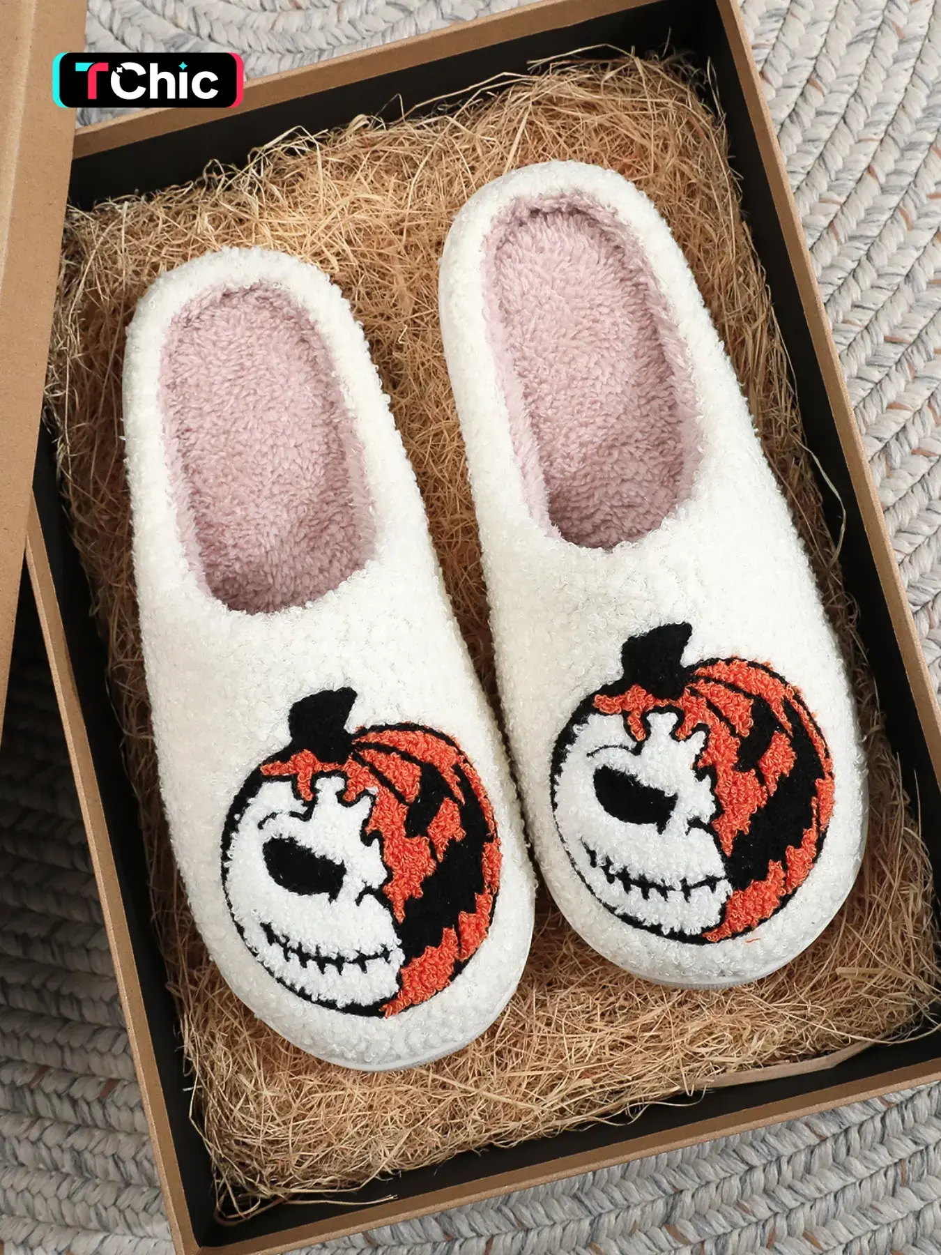 Halloween Pumpkin Embroidered Plush Slippers, Home Bathroom Slippers, Bedroom Slippers, Soft Comfortable Unisex House Shoes for Autumn Winter Warmth, Perfect Gift for Halloween Relaxation，fall autumn spookyseason Halloweenvibes Footwear