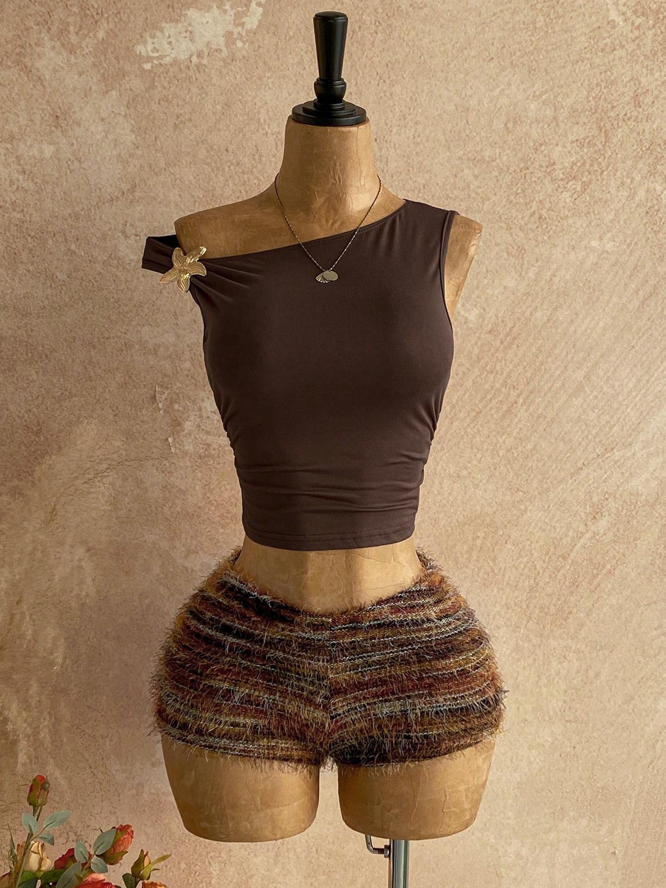 Y2K Aesthetic Casual One-Shoulder Metallic Accent Crop Top & Vintage Fringe Tweed Shorts Set
