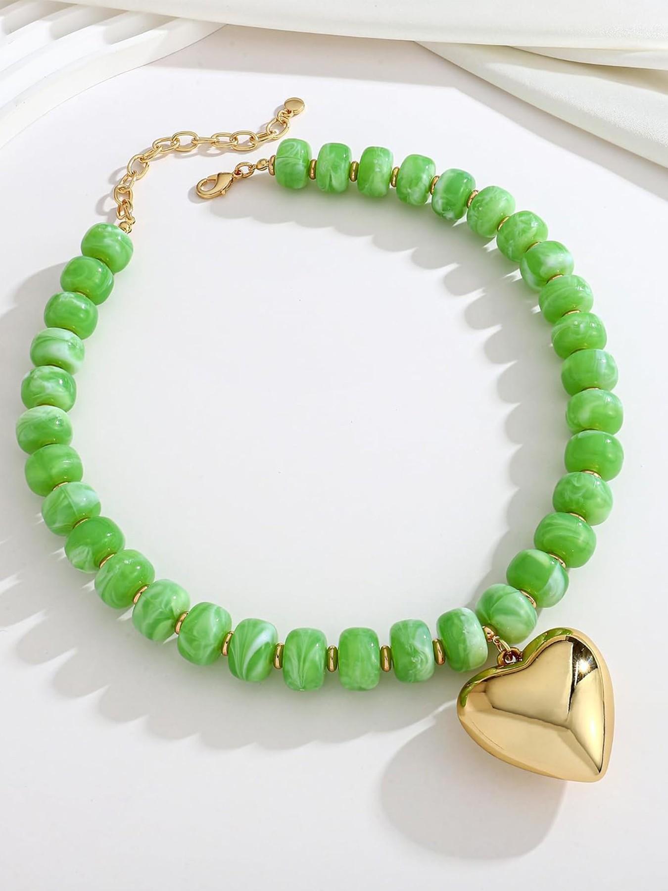 Gold Heart Pendant Necklaces for Women Colorful Acrylic Resin Beaded Choker Necklace Fashion Chunky Statement Beaded Heart Necklace