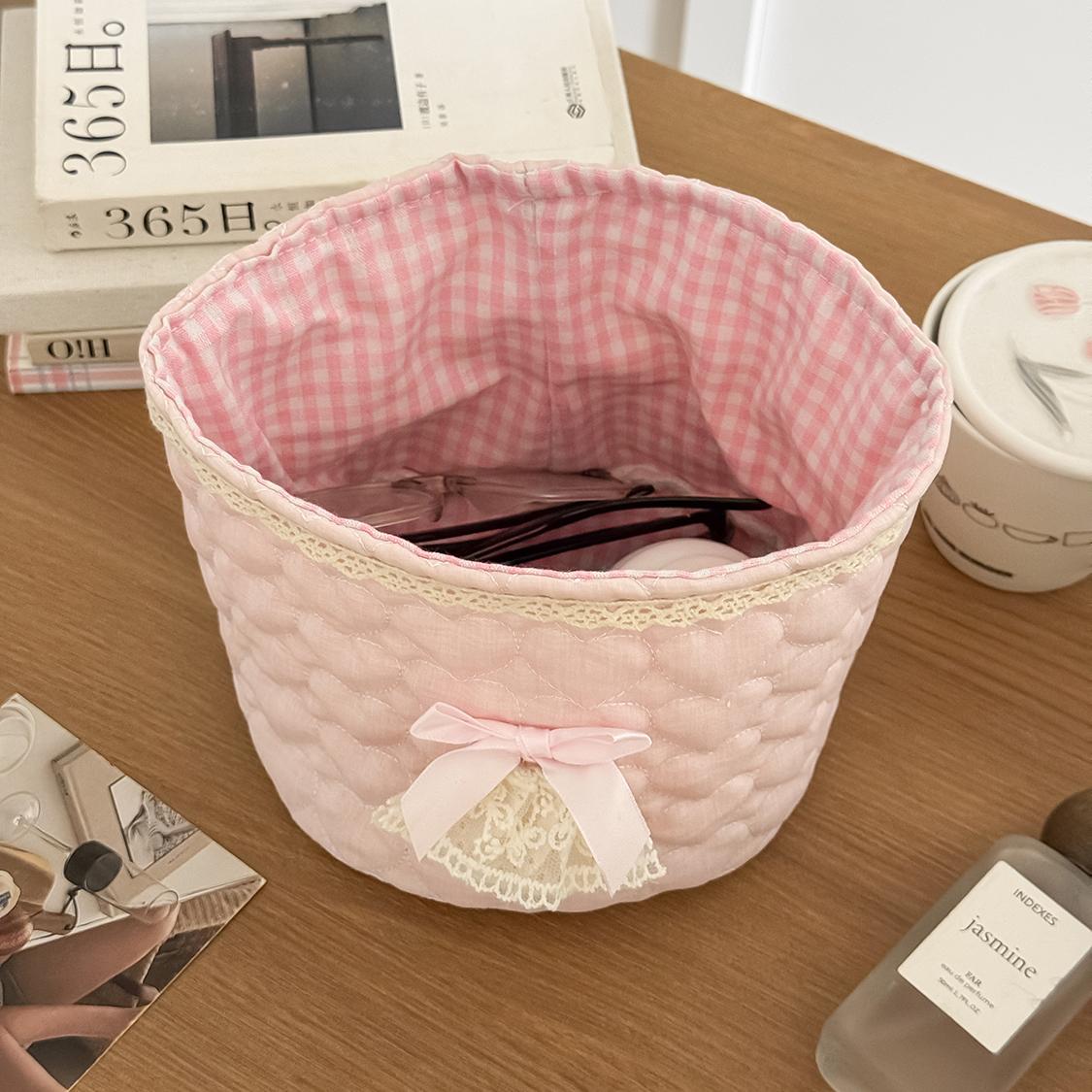 Cute lace bow patchwork storage basket, round fabric desktop organizer box, Instagram-style plaid print storage bin, soft padded makeup storage box, attractive pink bow storage bucket, foldable desktop storage basket