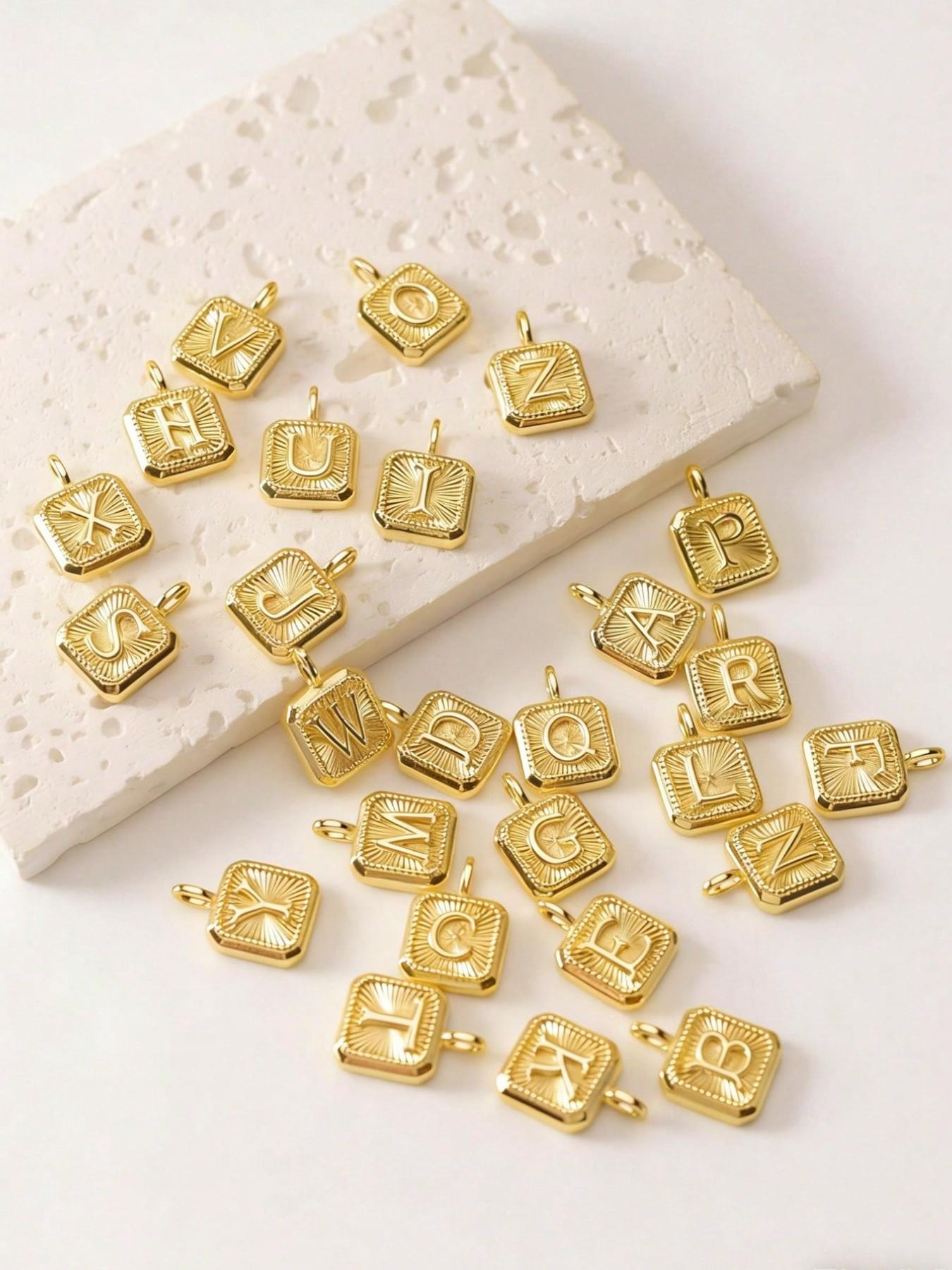 Elegant Women's 3D Letter Pendant Necklace, Personalized Name Jewelry, Stainless Steel Box Chain, Daily Wear Fashion Accessory