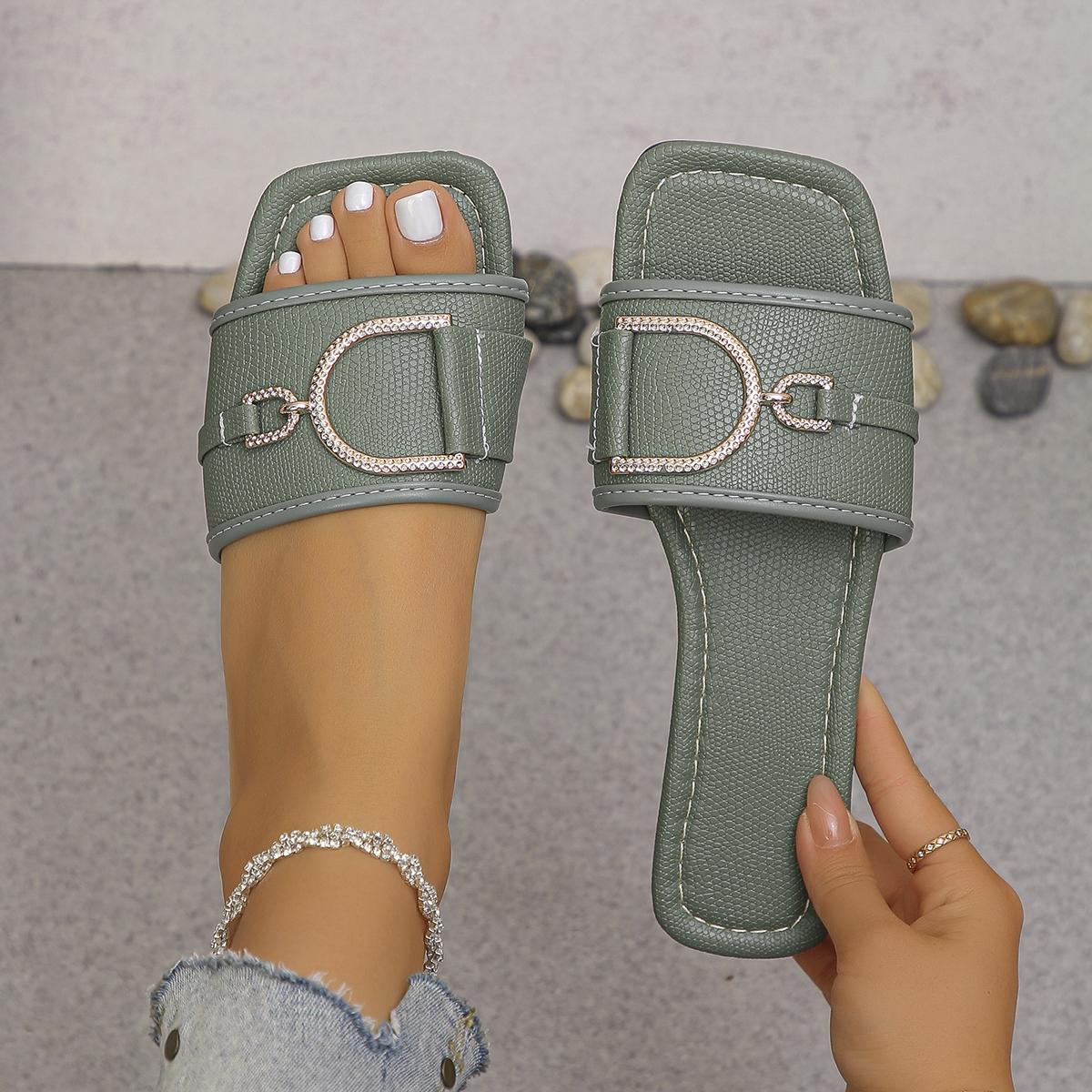 2026 Summer New Leather-Covered Toe-Loose Sandal for Women, Gold Color, Large Size, Beach Sandal, Casual and Stylish, Moccasin-Style, Walking Shoes with Closure