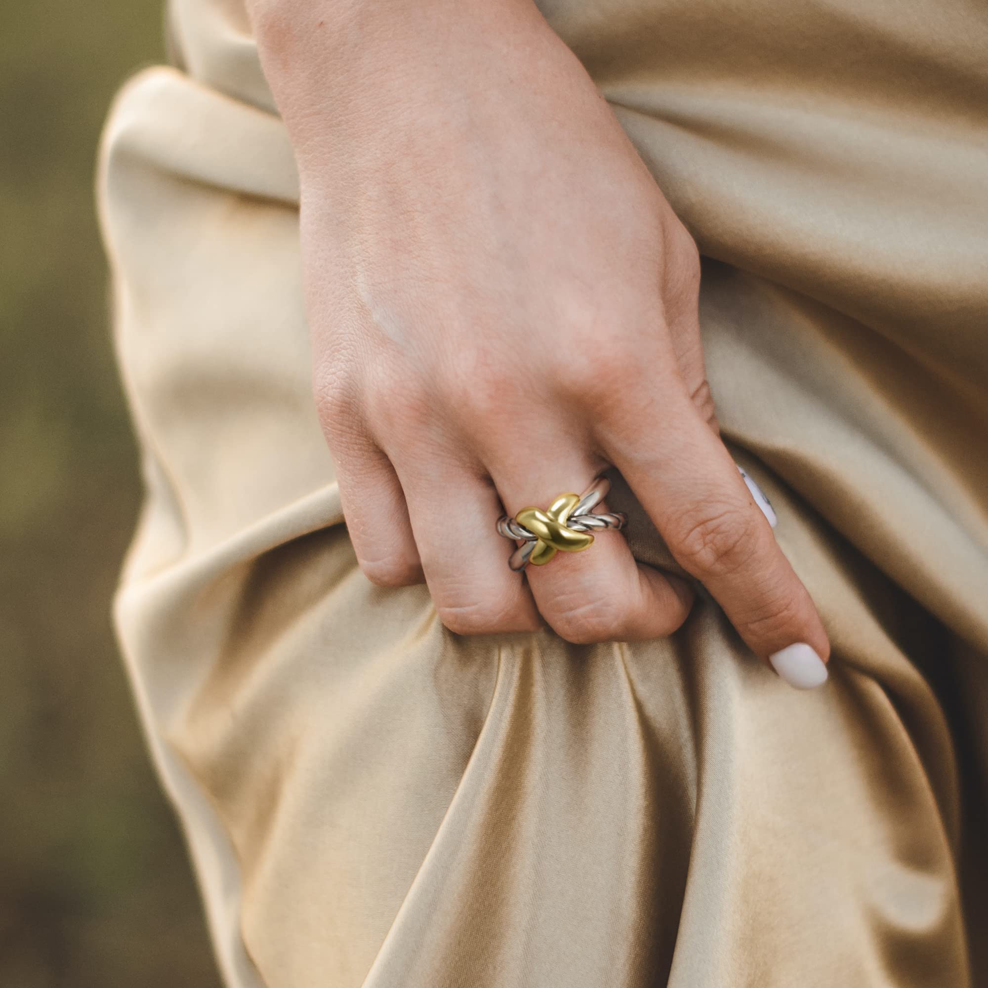 Mytys Butterfly Two-Tone Cross Rings Fashion Statement Ring X Chunky Vintage Twisted Cable Wire Hollow Ring Jewelry Gifts for Women Girl