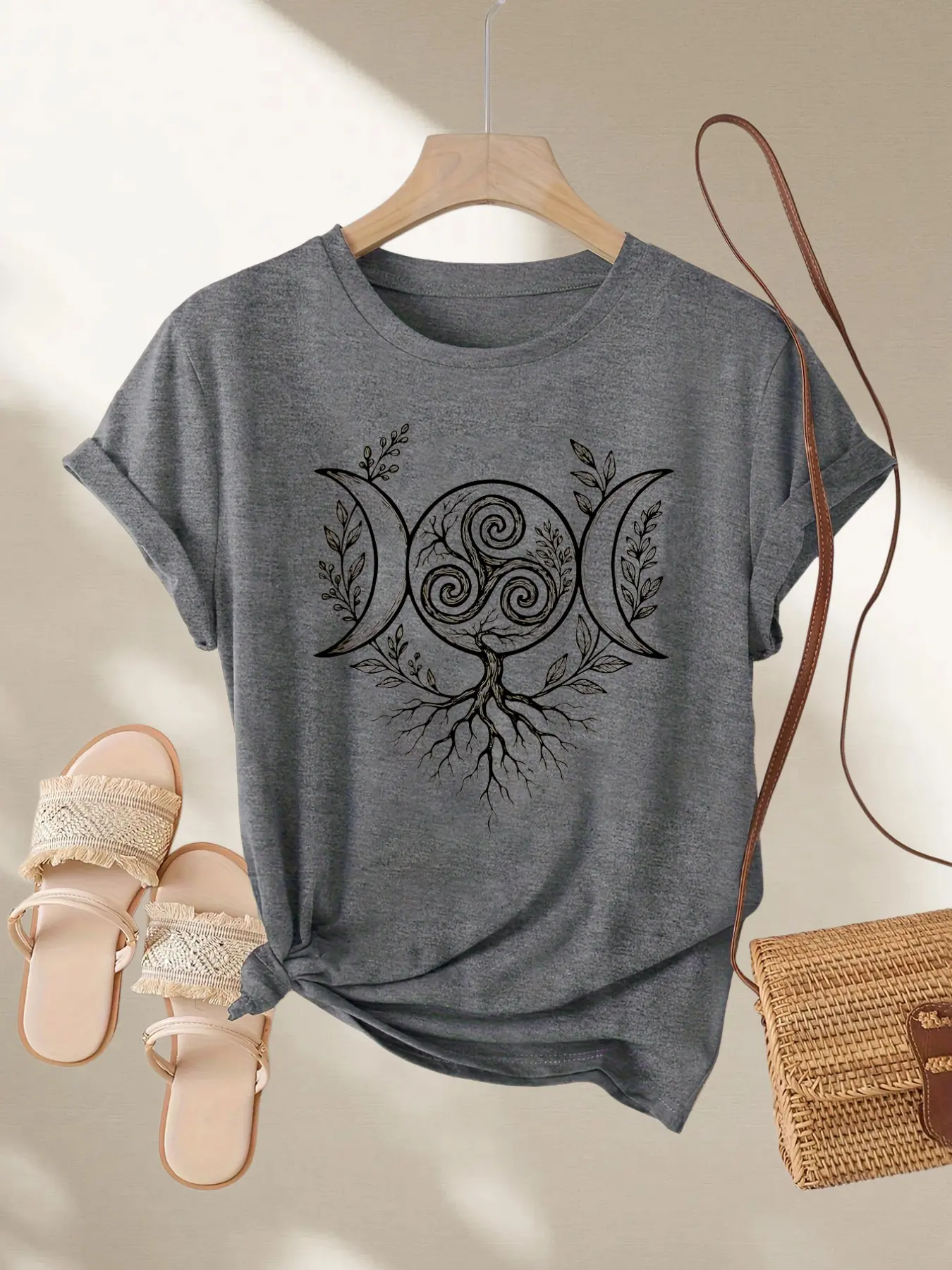 Women's Summer Celtic Mythology Print Short Sleeve T-Shirt, Casual Fitted Tee for All Seasons, Daily Wear Fashion Top