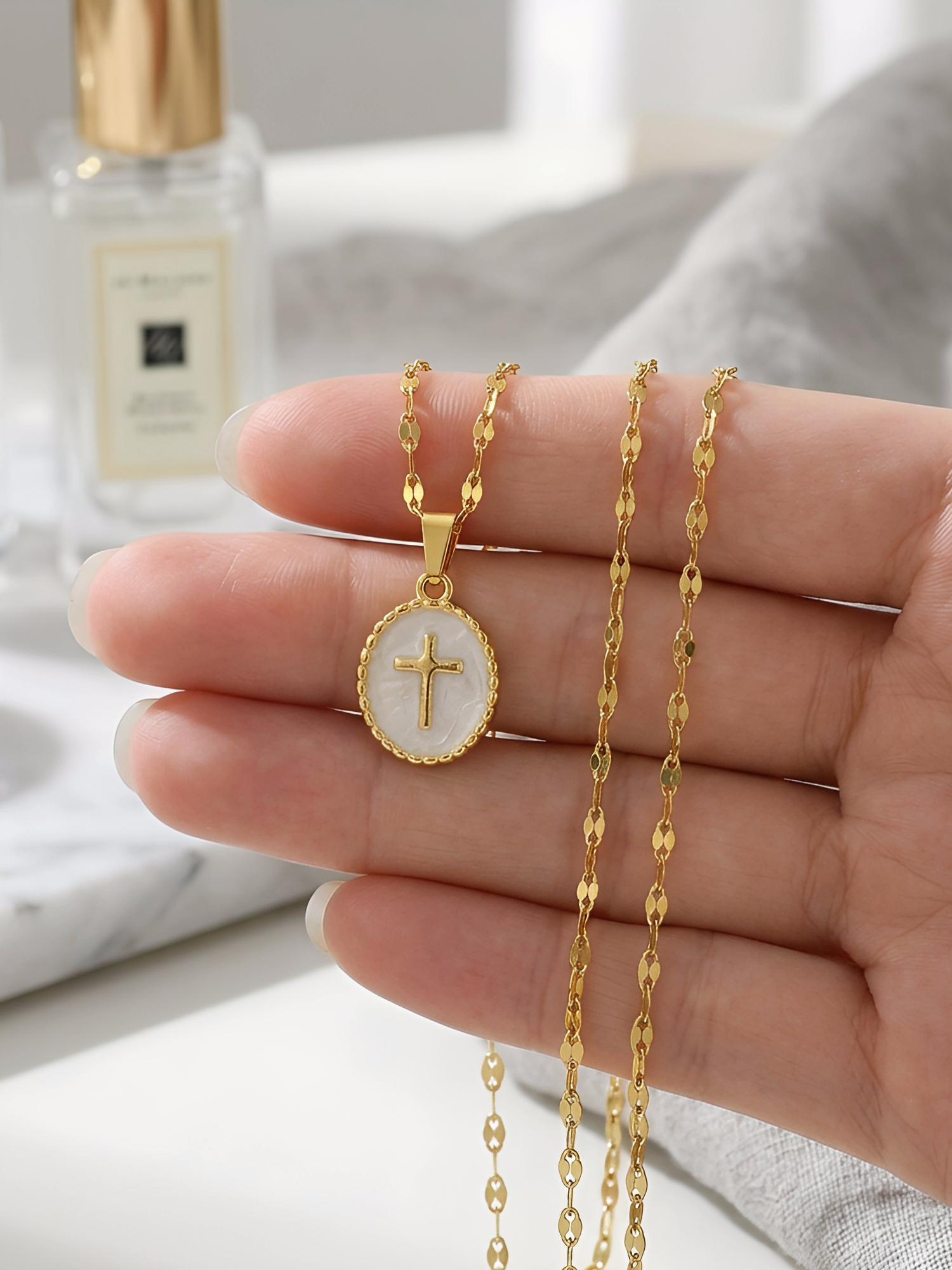 Colorful Vintage Cross Pendant Necklace, Ladies' Daily Wear Choker, Creative Oval Design, All Seasons Fashion Jewelry