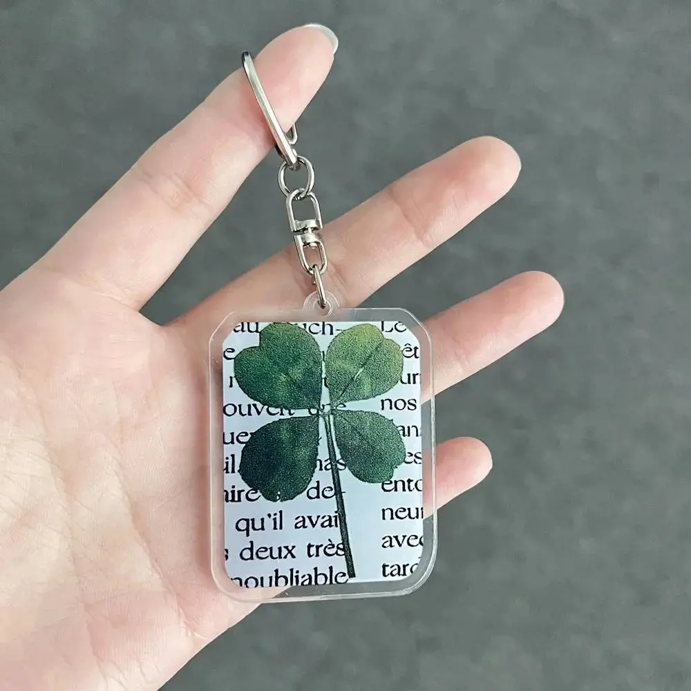 HobbySpark HubTV Star Kim Ji Won 김지원 Cosplay Queen of Tears Key Chain Four Leaf Clover Two-sided Keychain Acrylic Pendant Keyring Accessories