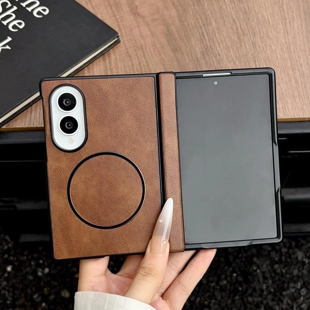 For the Galaxy Z Fold 8 Ultra/7/6/5/4, a luxurious faux-leather MagSafe Protective phone case featuring a spring-hinged shock-absorbing back cover
