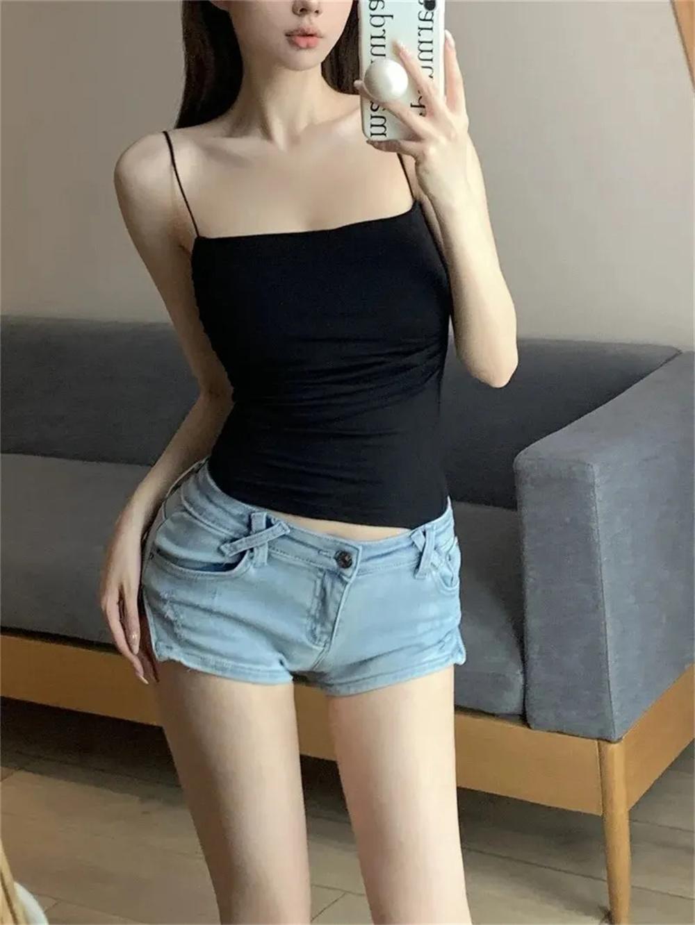 Women's Sexy Corset Crop Top - Thin Strap Ease, Bold Crop Top Look, Short Length, Pleated Detail, Solid Color, Built-In Bra, Soft Support, Sleeveless, Body-Hugging Sun Protective Sports & Outdoor Vest