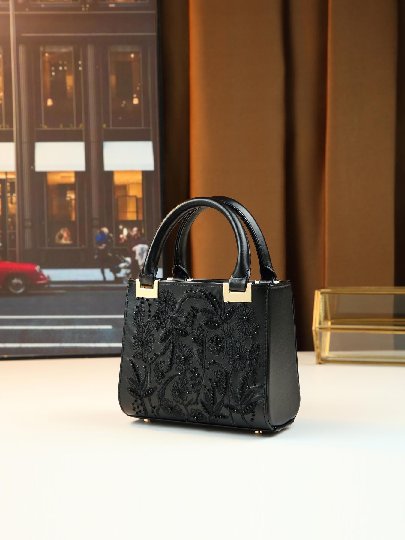 Heavy-duty beaded floral design embroidered small square bag, elegant versatile date shoulder crossbody bag