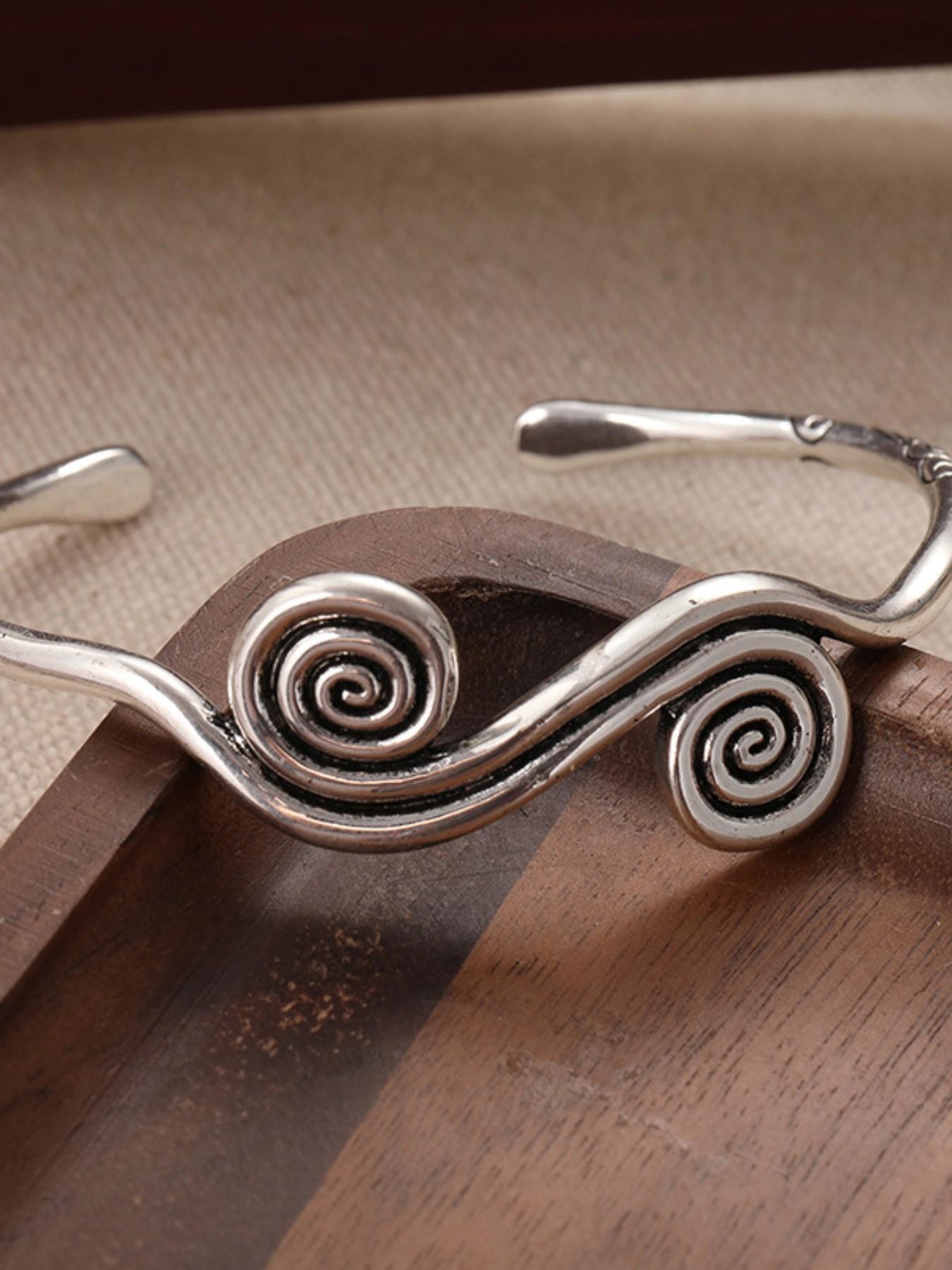 Bohemian Spiral Adjustable Cuff Bangle, Vintage Unisex Bracelet, Retro Old Look Fashion Accessory, Unique & Stylish for Daily Wear