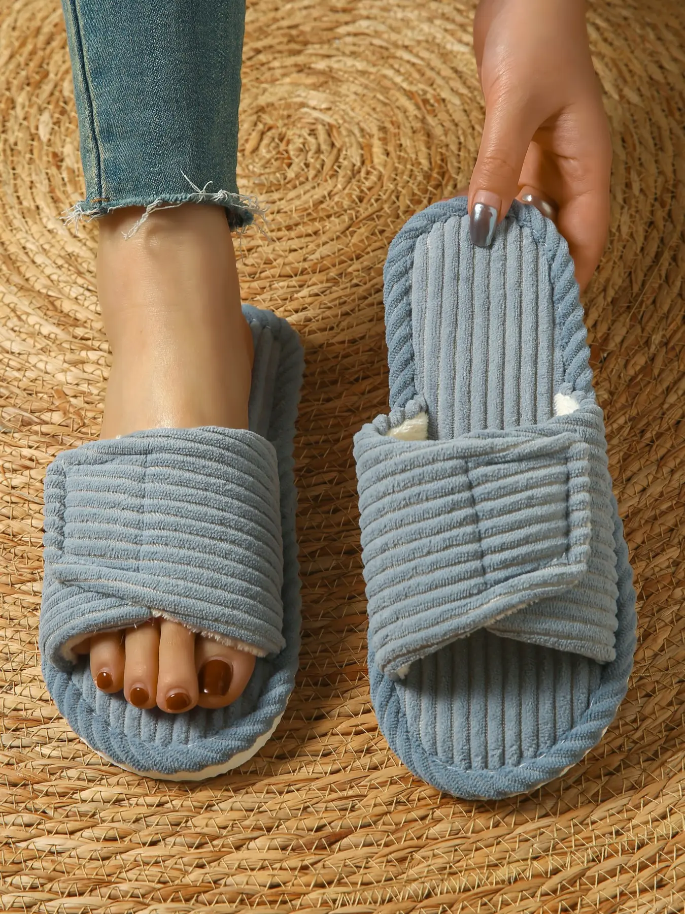 Unisex Fall Winter Open-Toe Slippers, Velcro Adjustable Fleece Lining, Non-Slip Indoor Footwear, Cartoon Pattern, Medium Width