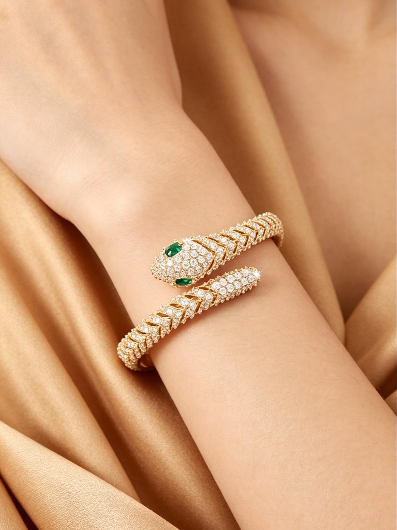 Elegant Snake Scale Design Open Cuff Bracelet, Unique High-End Jewelry for Commuting and Dates, Trendy Accessory for Special Occasions