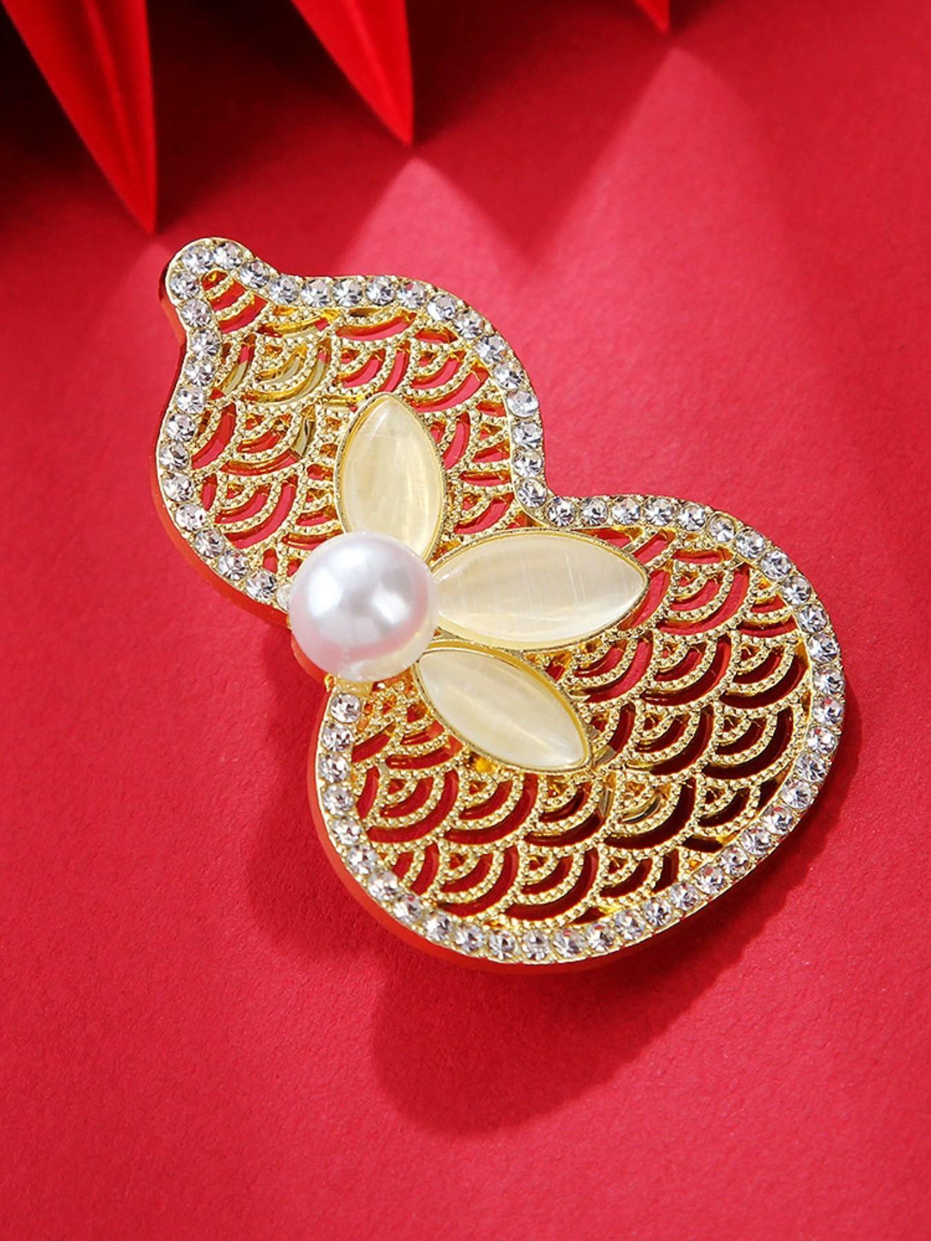 Unisex Creative Design Pumpkin Brooch Pin, Stylish Clothing Accessory for Men and Women, Unique Fashion Statement Jewelry