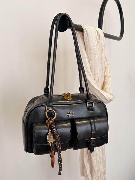 Fashionable and casual Boston bag, stylish bowling bag, retro soft leather shoulder handbag, simple and niche shoulder underarm bag, Flap Shoulder Bag, suitable for daily use and other scenarios.