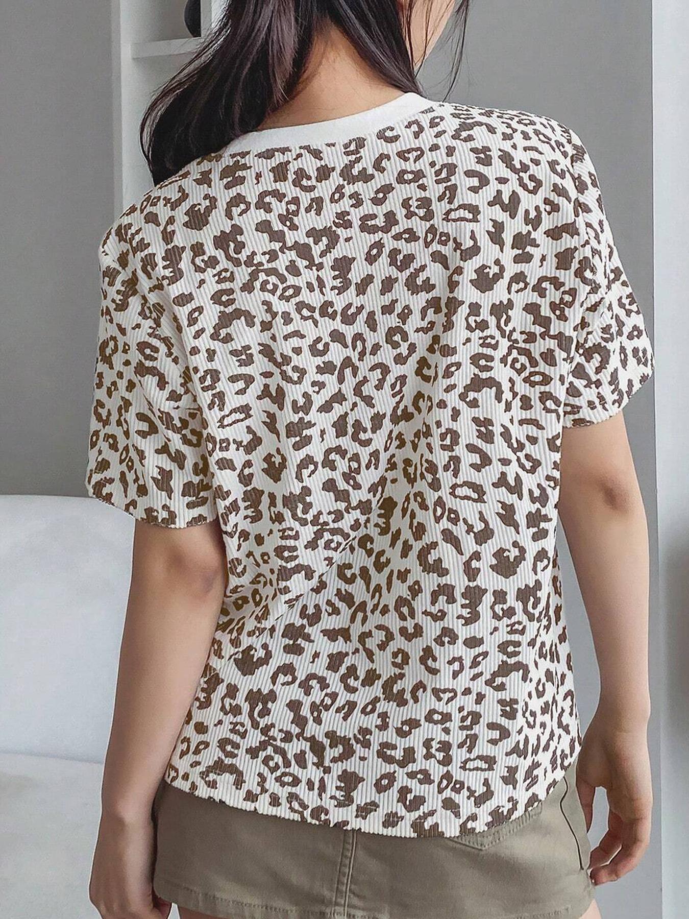 1 Piece Retro Leopard Print Ribbed Short-Sleeve Top | Euro-American Fashion Vibe | Short-Sleeve Cut + Leopard Print Element