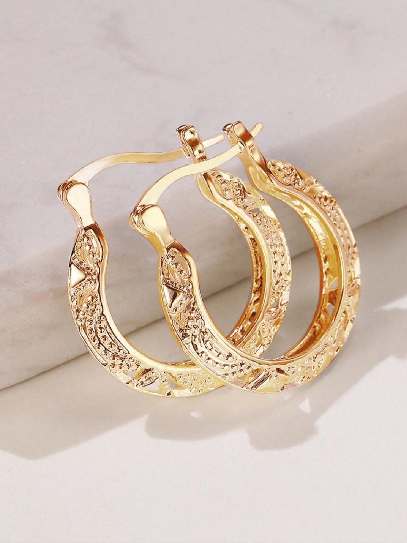 Alloy Hollow Out Floral Earrings, Unique Metal Ear Cuffs, Perfect for Daily Wear, Ideal Gift for Friends, Festival Presents
