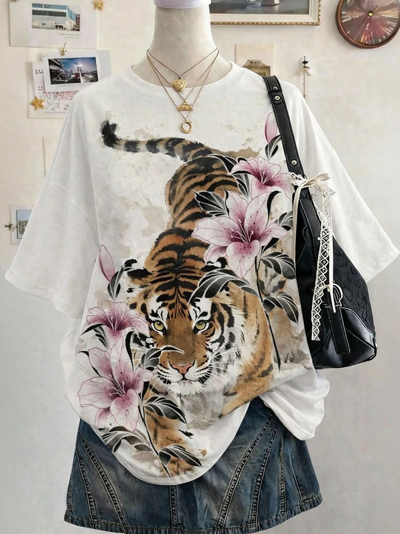 Women's Summer Ink Tiger & Lily Print T-Shirt, Casual Daily Wear, Lightweight Comfortable Fit Top, Ideal for Spring and Summer, Casual Crew Neck