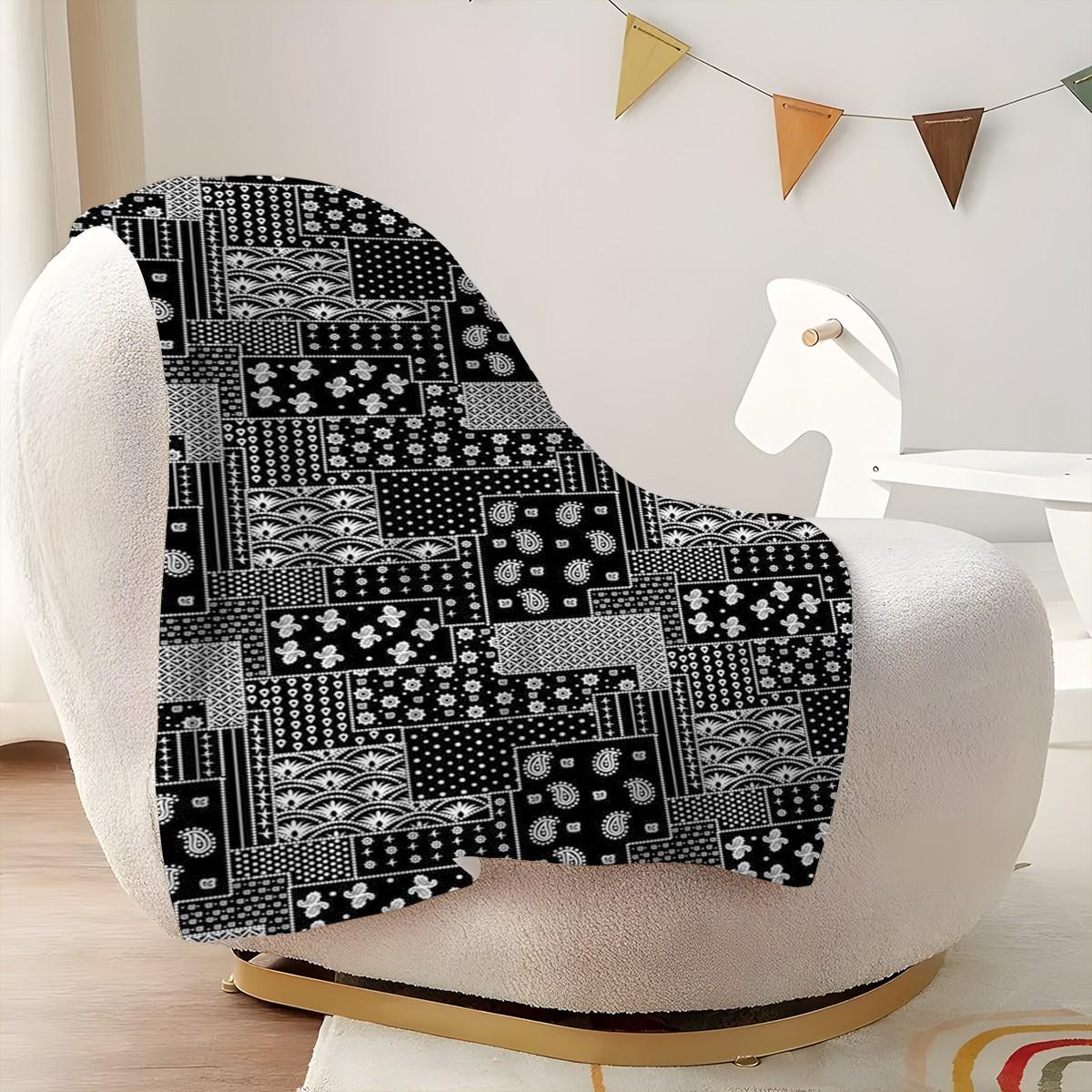 1pc Paisley Pattern Flannel Blanket, Outdoor Travel Universal Cover Blanket, Extra Large Soft Comfortable Digital Print Blanket