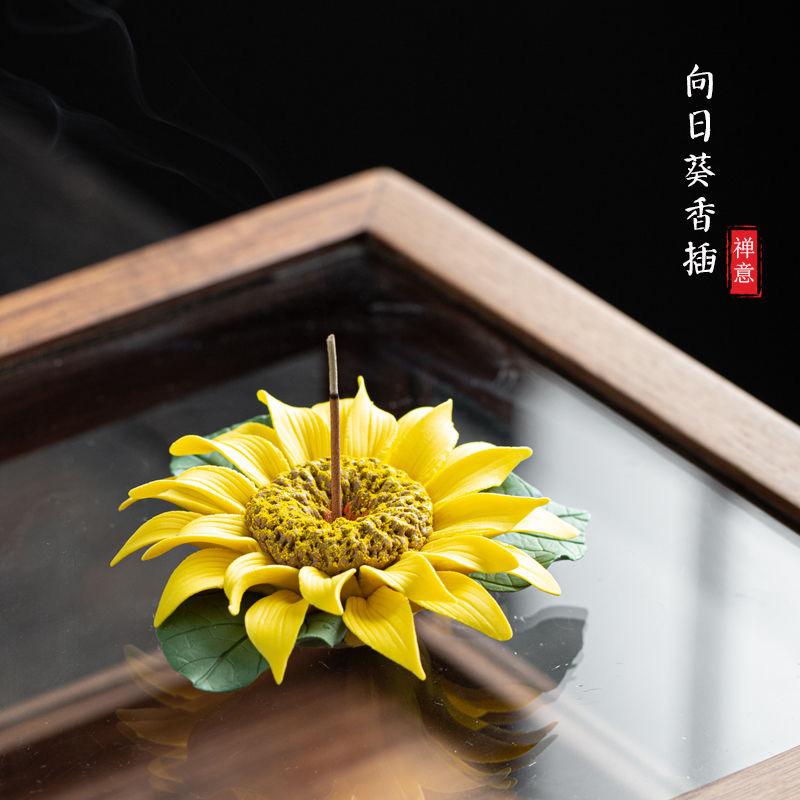 Wholesale handcrafted sunflower ceramic incense holders, sunflower incense stick holders, aromatherapy ceramic ornaments.