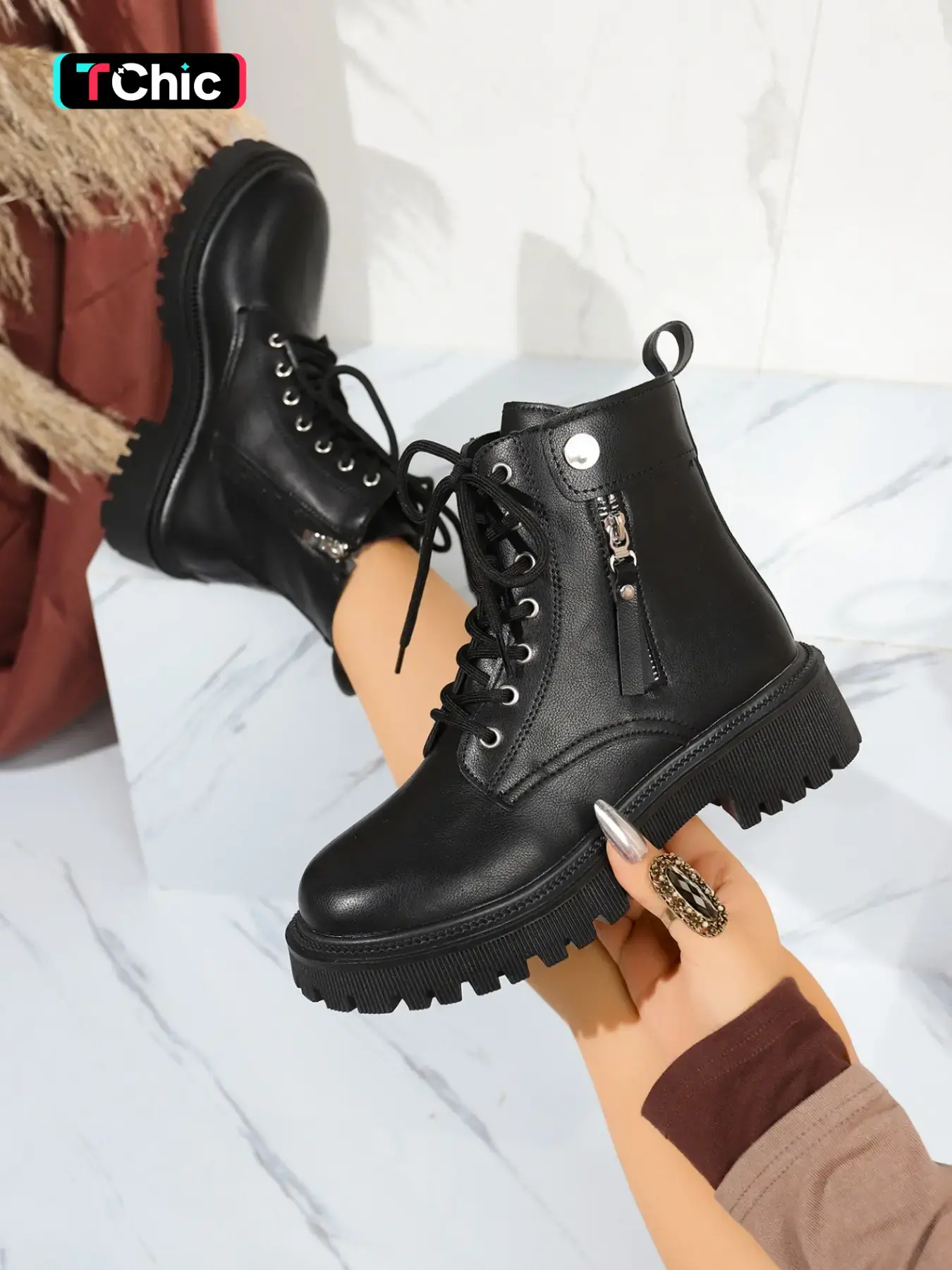 Fashion Women's Thick Sole Boots, Fashionable Boots, Comfortable Short Booties, Lace-Up Combat Boots, Ideal for Outdoor Activities, Stylish Footwear