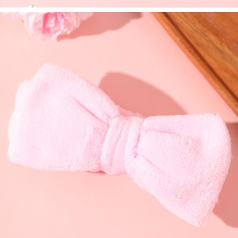 1 Set Multi-functional Souvenir Gift Box Set, including insulated tumbler, satin eye mask, scented candle, fuzzy socks, towel, gemstone soap, bath bomb and greeting card, suitable for all seasons, parties and holiday gifting