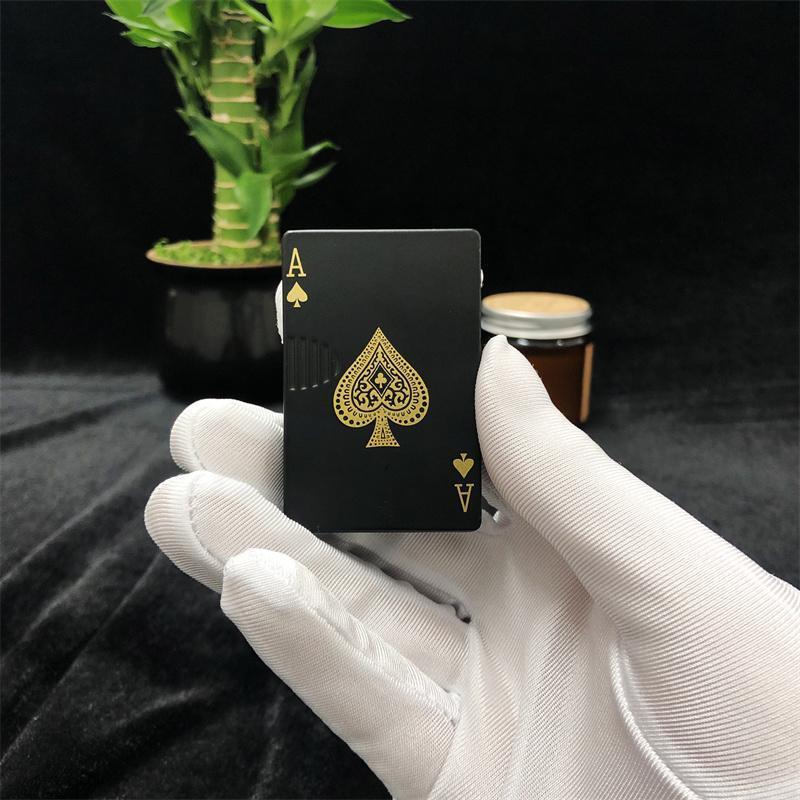 Refillable Butane Lighter Features The Cool Design Of The Ace Of Spades, With A Windproof Flicker. Suitable For Outdoor, Indoor, Barbecue, And Candle-Related Occasions, It's Suitable For Both Men And Women