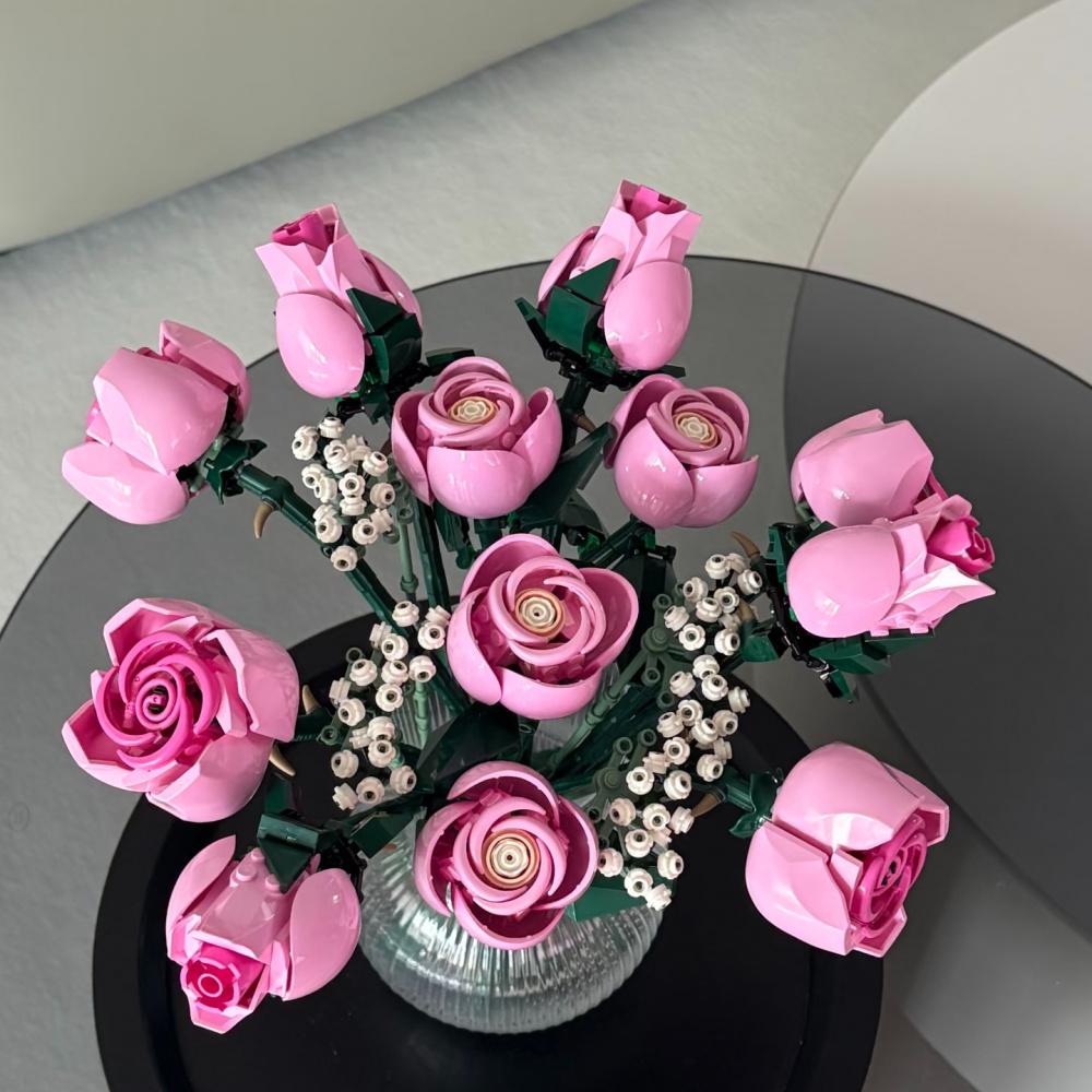 Flower Building Blocks Rose Bouquet Building Kit Artificial Flowers Building Set Botanical Collection Building Blocks Home Decor Flower Brick Set 822PCS Pink Roses Bouquet Building Blocks Set Valentine's Day Gift, Mother's Day Gift, Birthday Gift for Her,