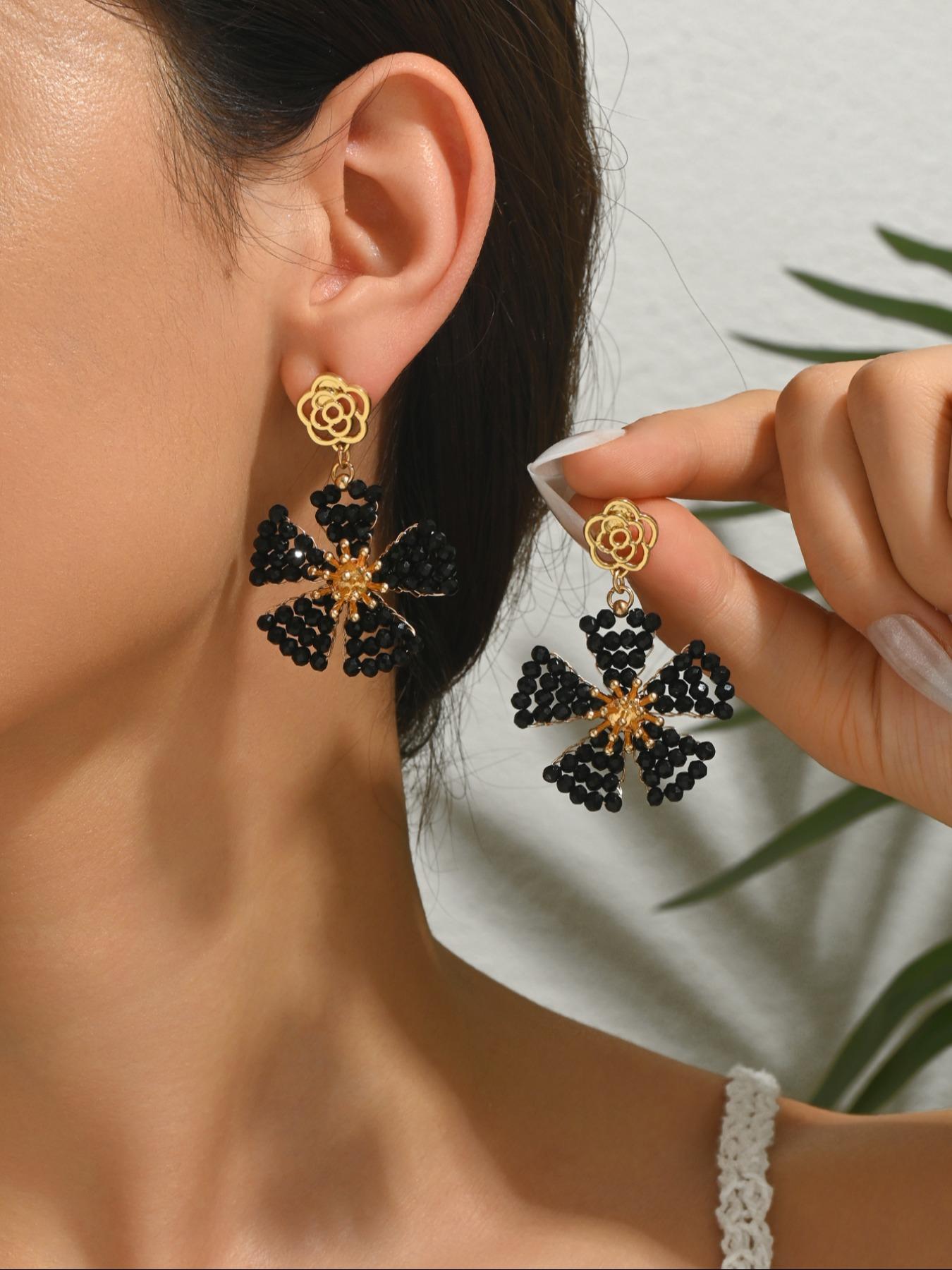 A pair of handcrafted, bohemian-style vintage dangle earrings featuring beaded floral designs—the perfect gift for a loved one, mother, or friend. An ideal present for Valentine's Day, Mother's Day, International Women's Day, wedding season, Thanksgiving