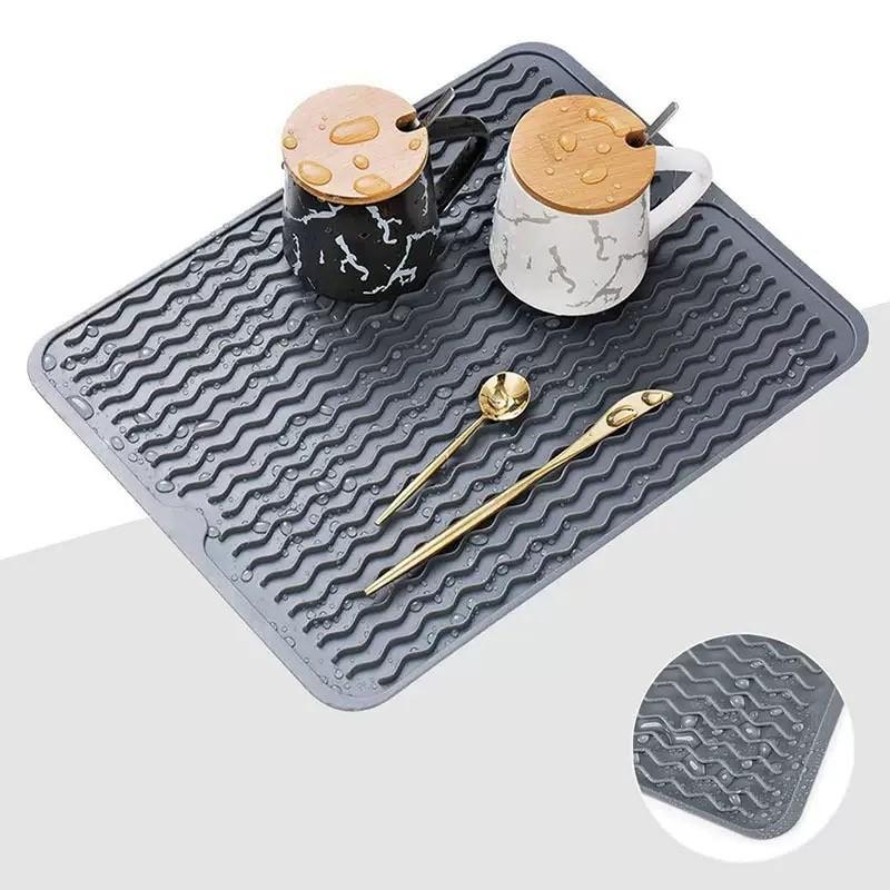 Silicone Drying Mat, Non-Slip Kitchen Drain Mat, Durable and Flexible, Fast Draining, Ideal for Utensils, Vegetables, Fruits