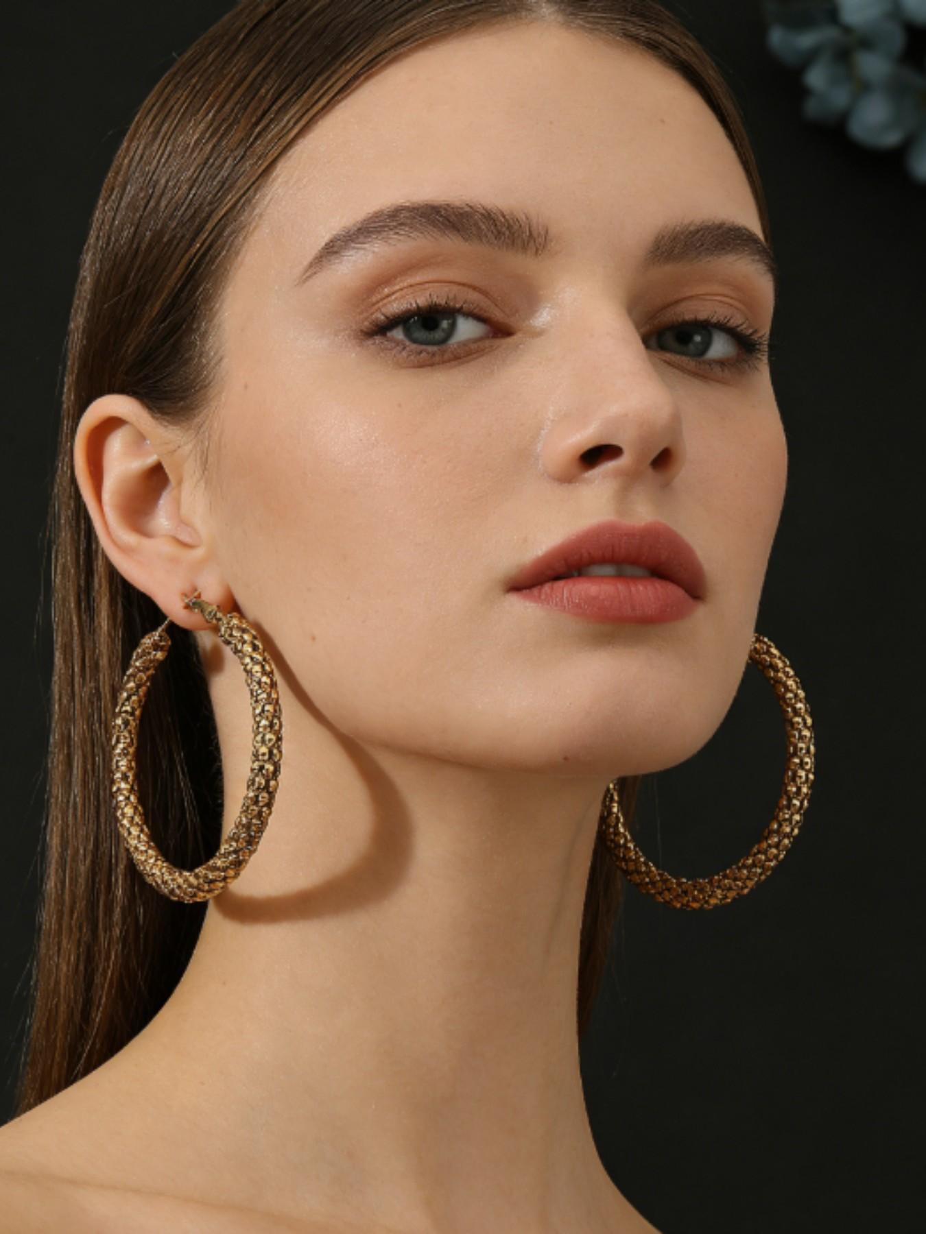 Luxury Full Diamond Striped Hoop Earrings, Flashy Large Ear Hoops, Retro Style Accessories for All Seasons