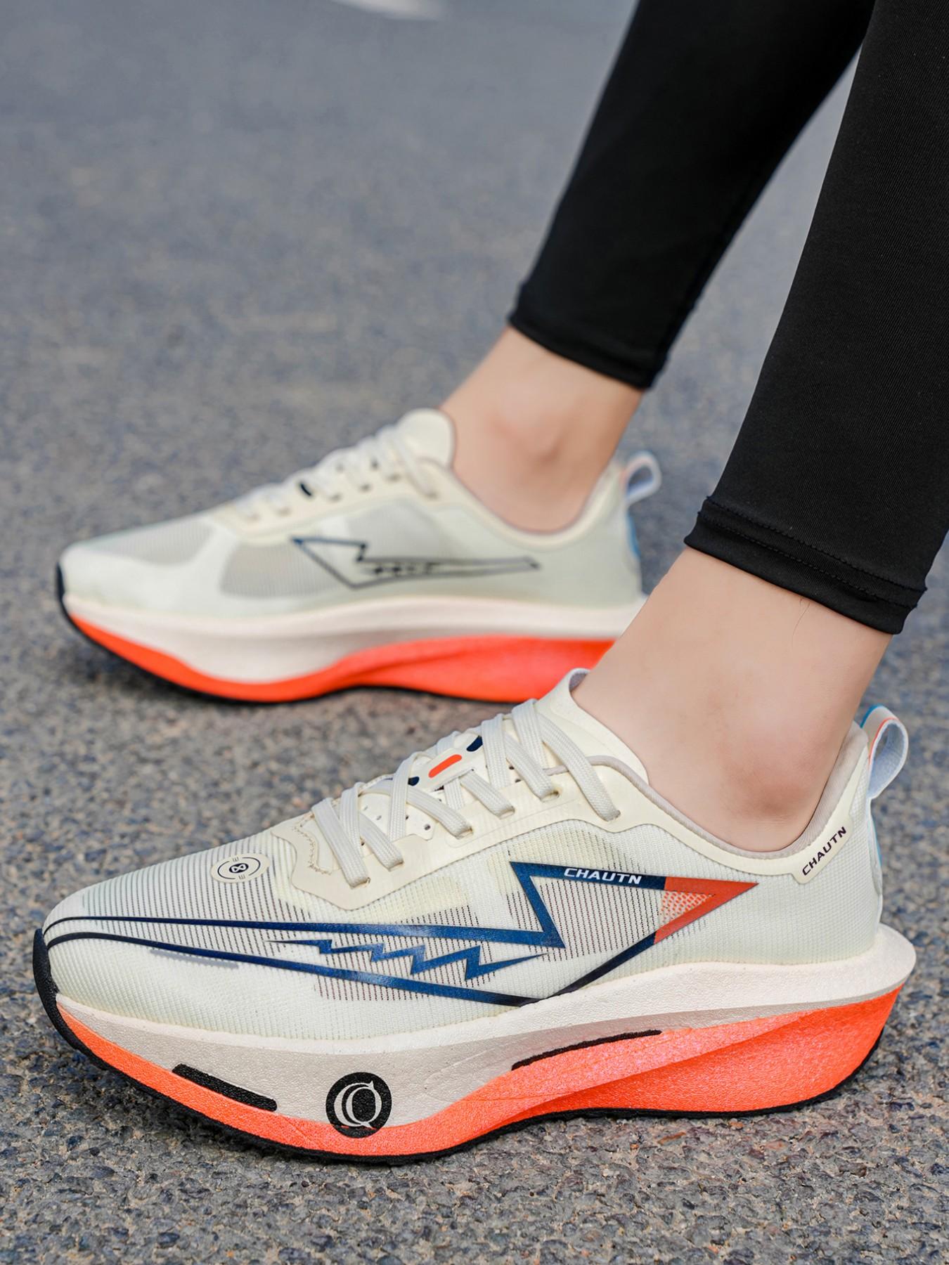 High Elastic Carbon Board Running Shoes, Ultra-Light Breathable Flyknit Sports Shoes, Soft Shock Absorption Marathon Running Shoes, Couples' Edition