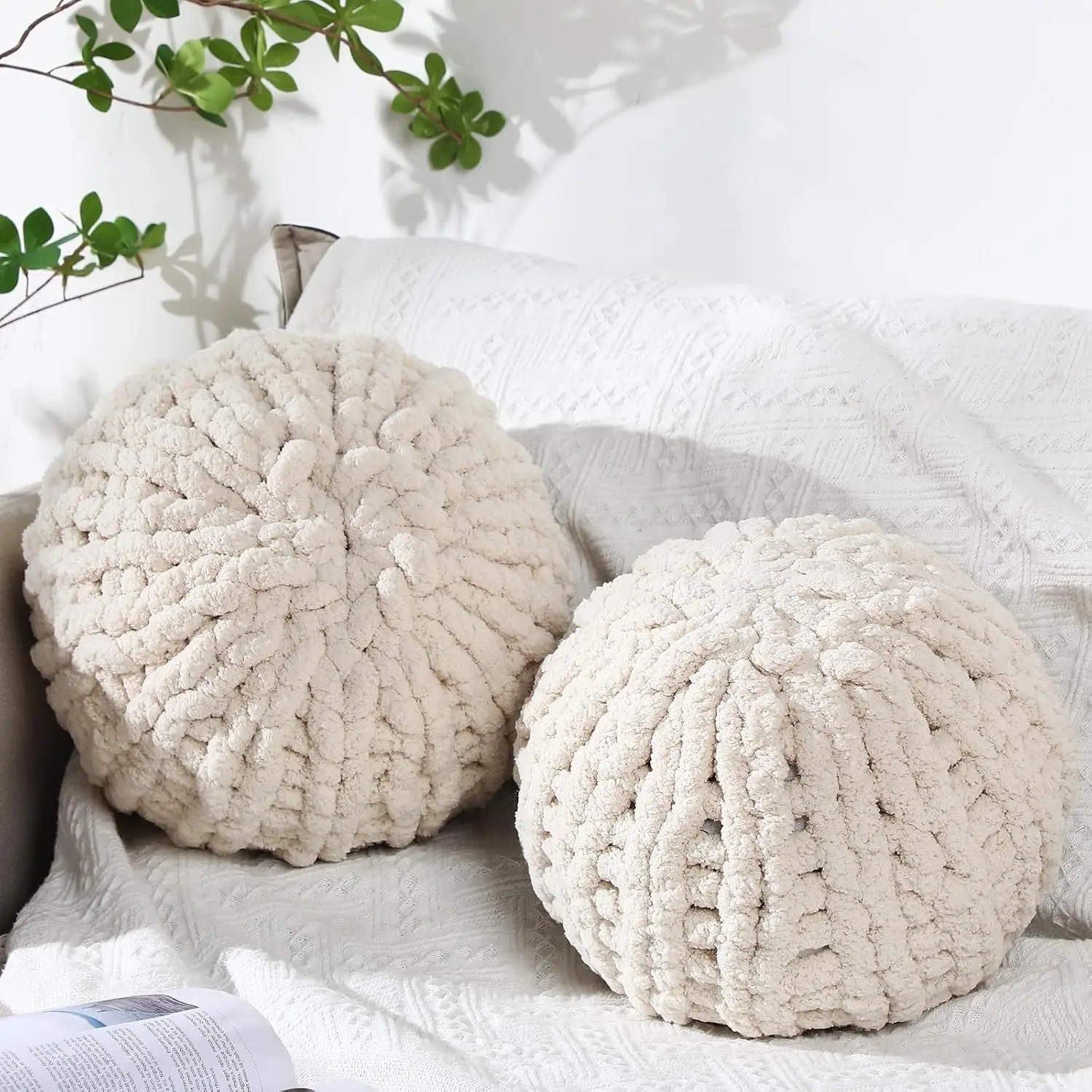 2 Pcs Round Knot Pillows Gifts 13.8 Inch Chunky Knitted Throw Pillows Handmade Cushions Soft Circle Supplies for Home Bed Sofa Couch Housewarming Decoration(Beige)