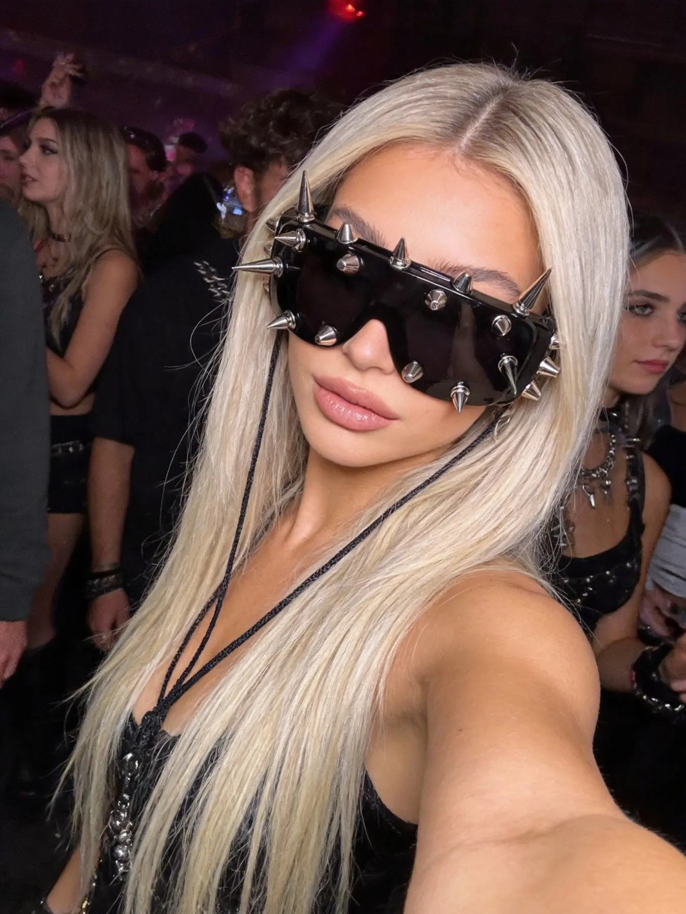 Unisex Punk Style Geometric Shape Decorative Sunglasses, Fixed Rivet Design, PC Frame, Perfect for Special Holidays & Concerts, Unique Look, Punk Shades
