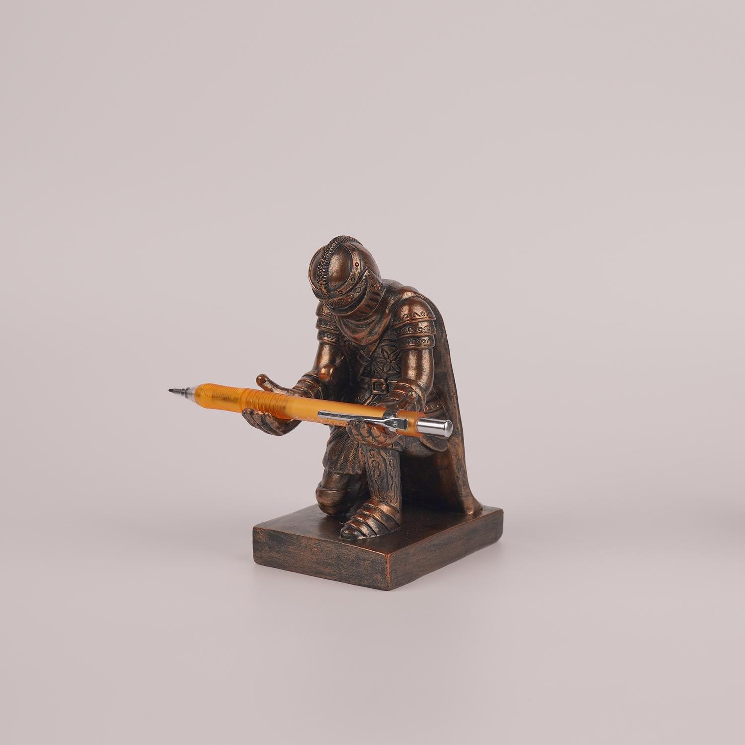 Creative Resin Sunglasses Stand, Gentleman Pen Holder, Pencil Holder, Knight Sword Display Rack, Office Desk Organizer, Sun Glasses Storage Bracket, Office Desk Accessories