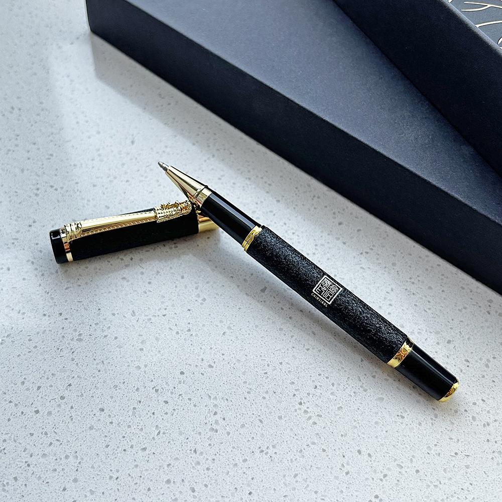 Chinsikol Notebook Journal Gift Set with Metal Signature Pen and Replacement Refills, Elegant Chrysanthemum Print, Perfect for Office and Study