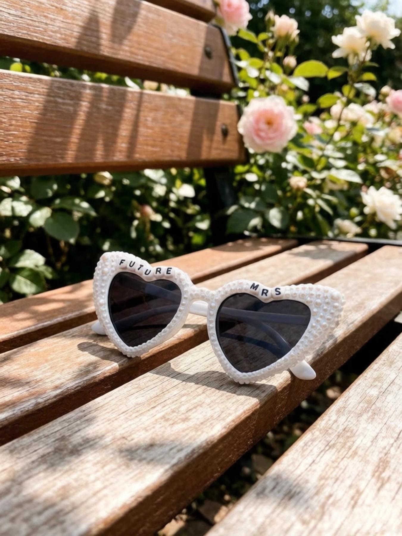 Future Mrs Pearl Heart Sunglasses, Perfect for Bachelorette Parties, Wedding Photoshoots, Stylish Sun Protection Glasses