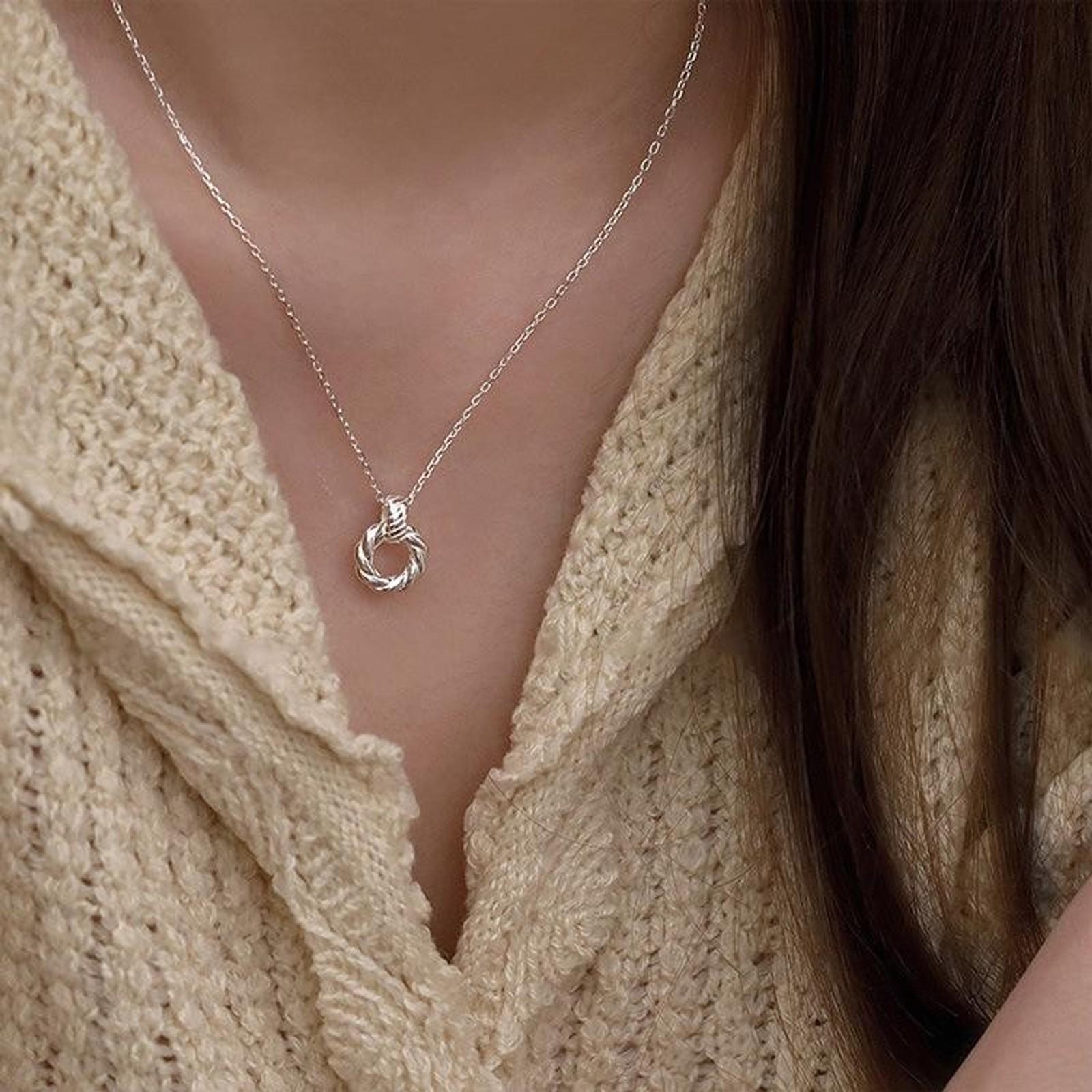 S925 Sterling Silver Small Round Necklace New Year Style Light Luxury Minimalist High-end Niche Design Collarbone