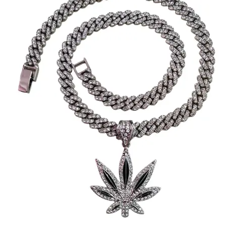 Luxury Maple Leaf Shaped Pendant Necklace for Men & Women, Rhinestone Decor Cuban Chain Necklace for Party, Streetwear Punk Goth Jewelry As Gift for Party, Club Summer Dress, Iced Out Jewelry, Rhinestone Decorated Necklace