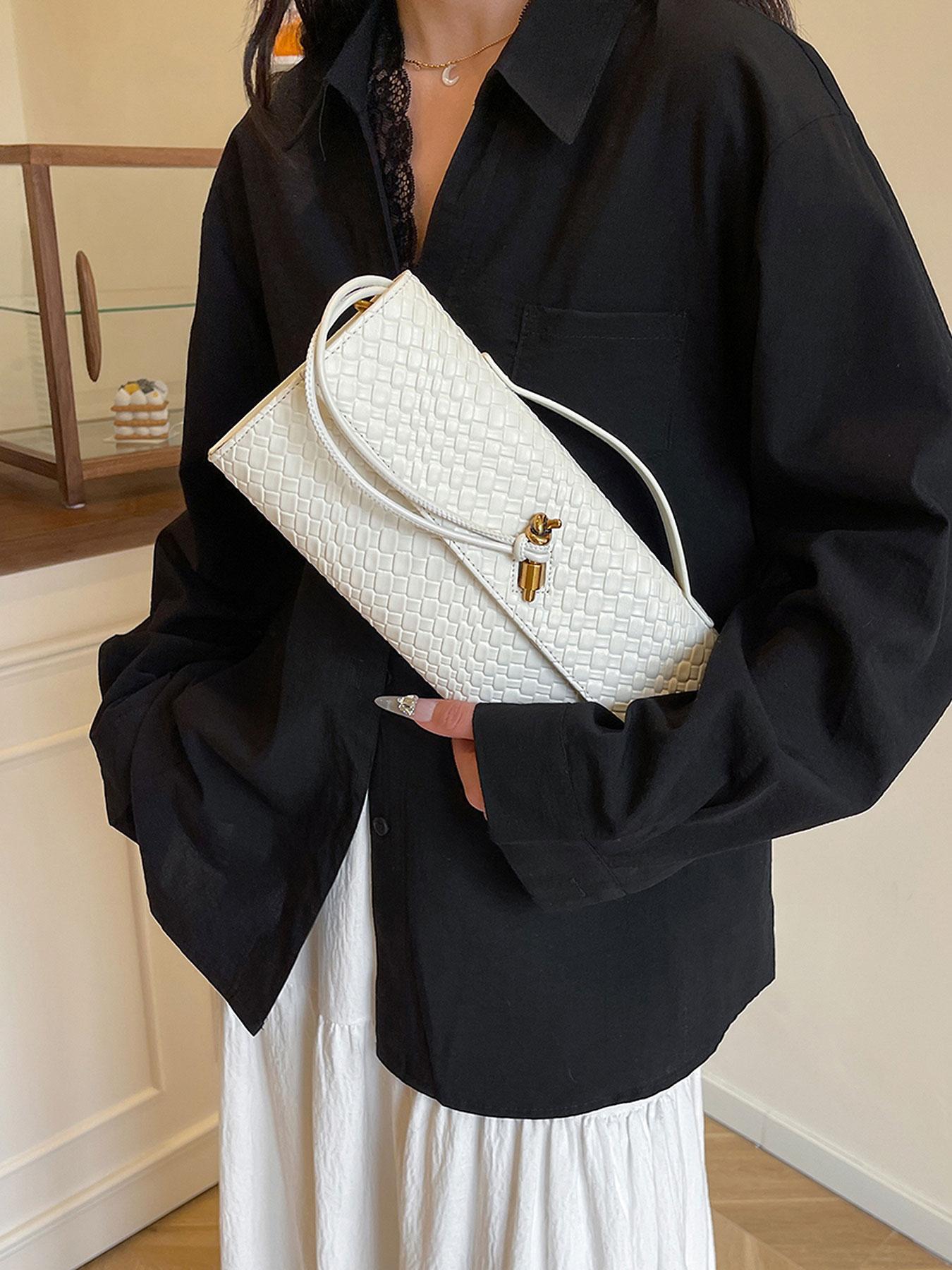 Versatile retro Classic Flap Shoulder bag with a niche design, a daily exquisite and casual crossbody bag, a fashionable and lightweight small square bag, suitable for shopping, commuting, work, daily outings, and parties