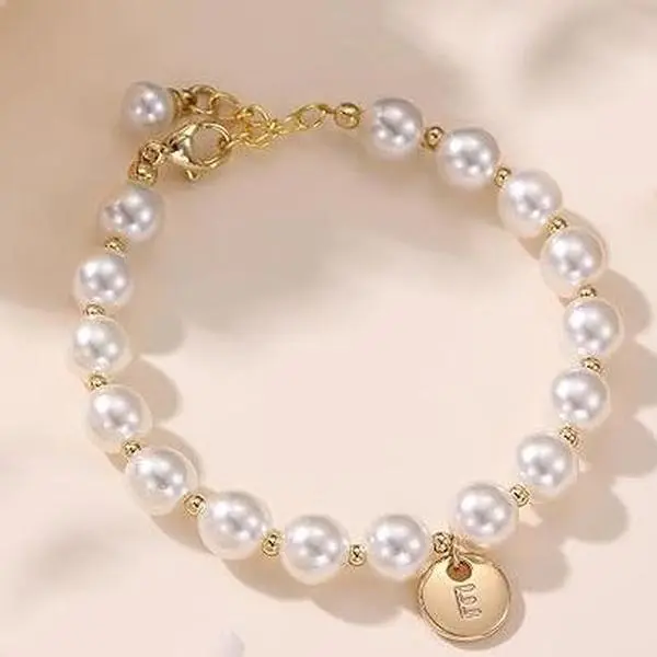 Elegant Pearl Beads Bracelet, Exquisite Initial Gold Round Pendant Bangle Dainty Pearl Bracelets with Letter A-Z Personalized Name Jewelry Birthday Wedding Party Jewelry, Holiday Gift