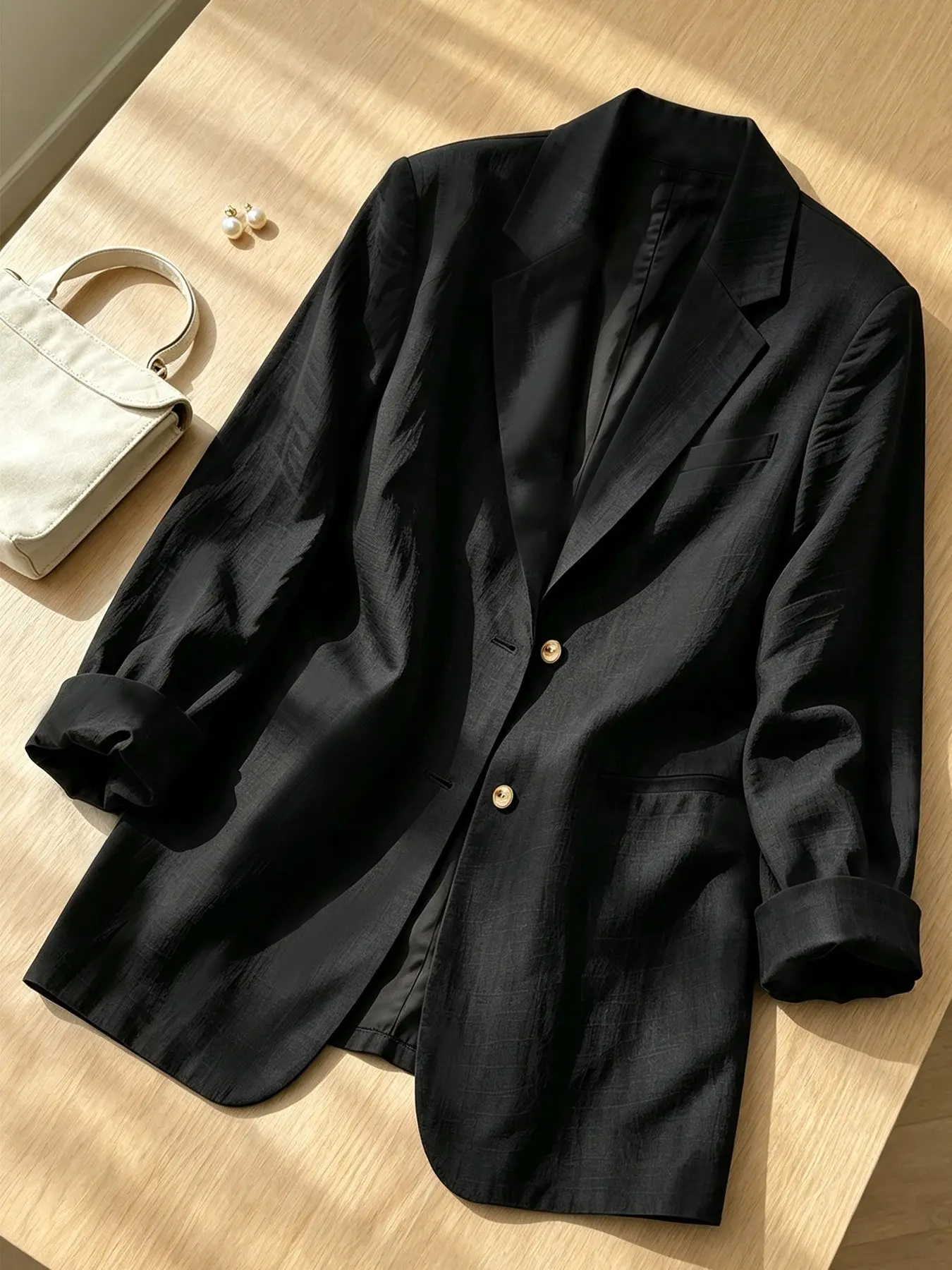 A women's fashionable minimalist imperial style solid color suit jacket with a lapel and two button buttons, long sleeved slimming design suitable for autumn and winter, suitable for leisure commuting, business, office, shopping Blazer Jackets