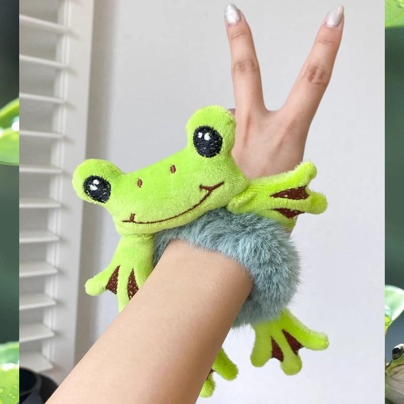 Women Cute Cartoon Big-Eyed Frog Plush Hair Scrunchies, Funny Hair Ties for Ponytail, Buns, Daily Styling, Autumn/winter