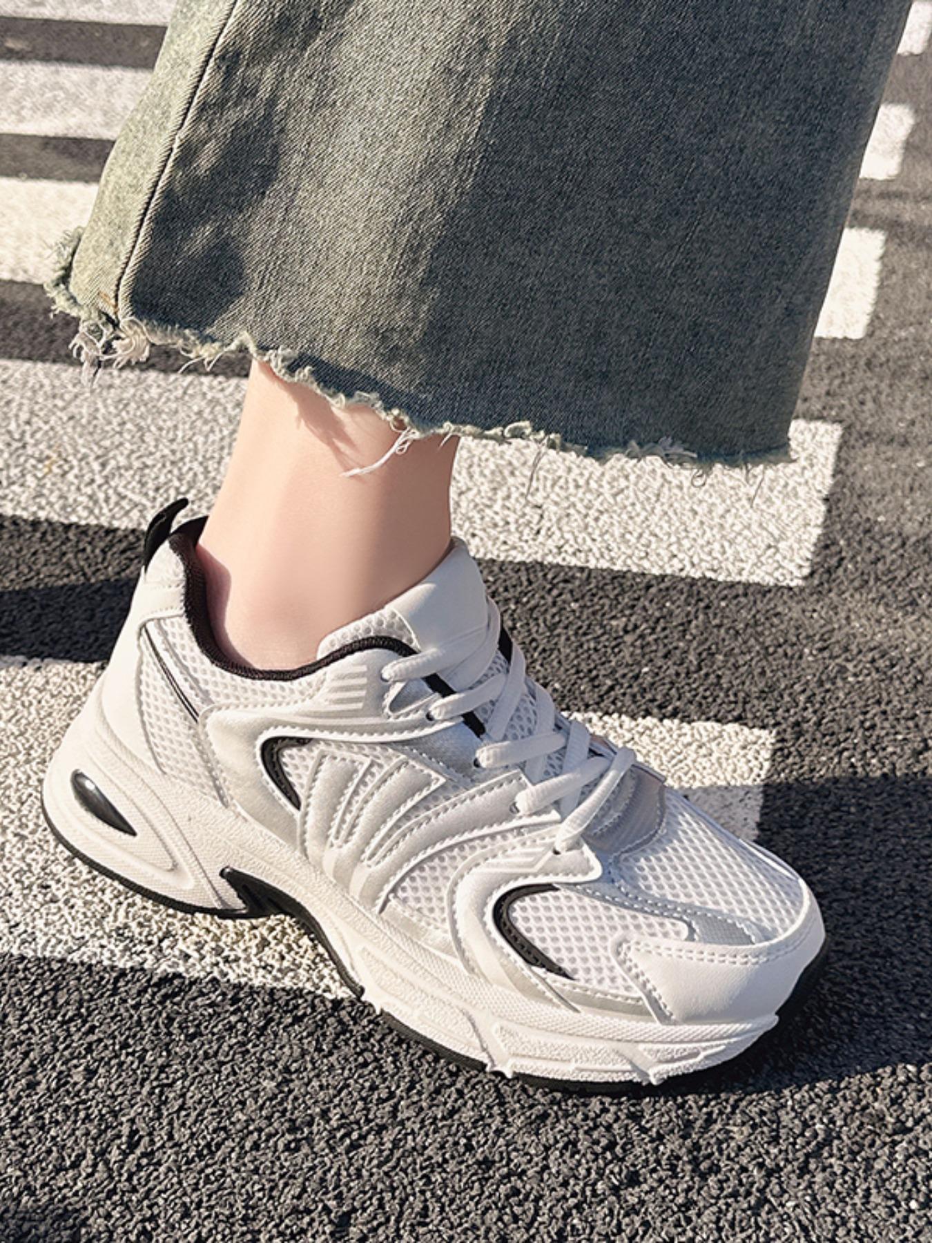 Stylish thick-soled tennis shoes for women, perfect for everyday use, blending outstanding comfort with modern casual fashion trends