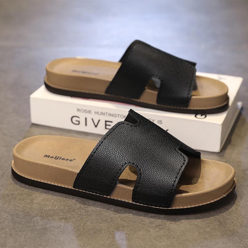 These Stylish Open-toe Slippers Are Perfect for Both Home and Outdoor Use. a New Spring/summer 2026 Men's Style, Plus-size, Lightweight, Non-slip, and Comfortable Sandals Ideal for Everyday Outings and Beach Activities.