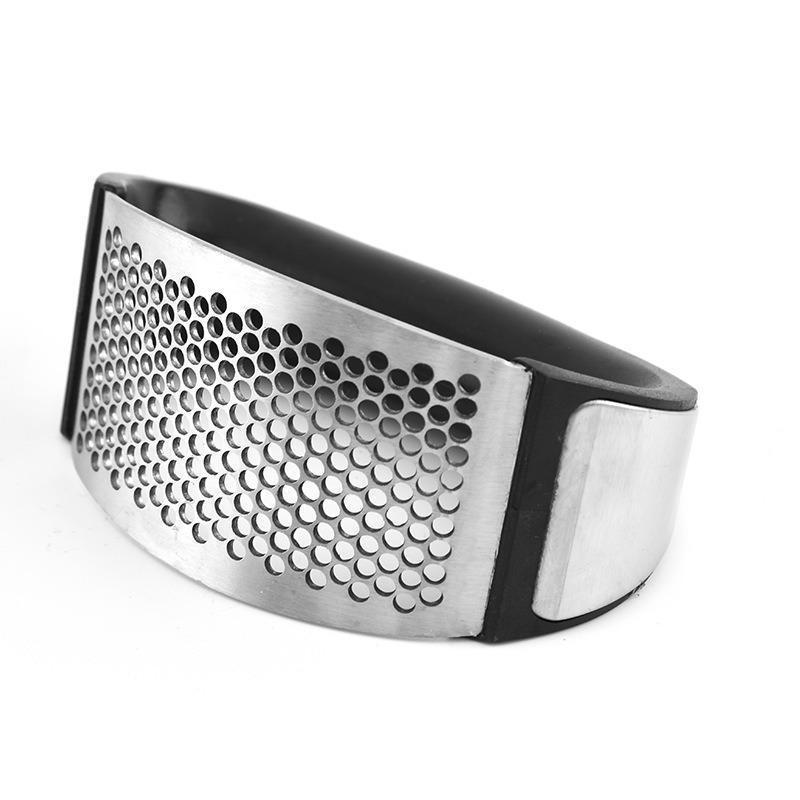 Manual Garlic Press with Handle, Stainless Steel Rolling Garlic Crusher for Effortless Cooking, Portable Kitchen Tool for Home Use