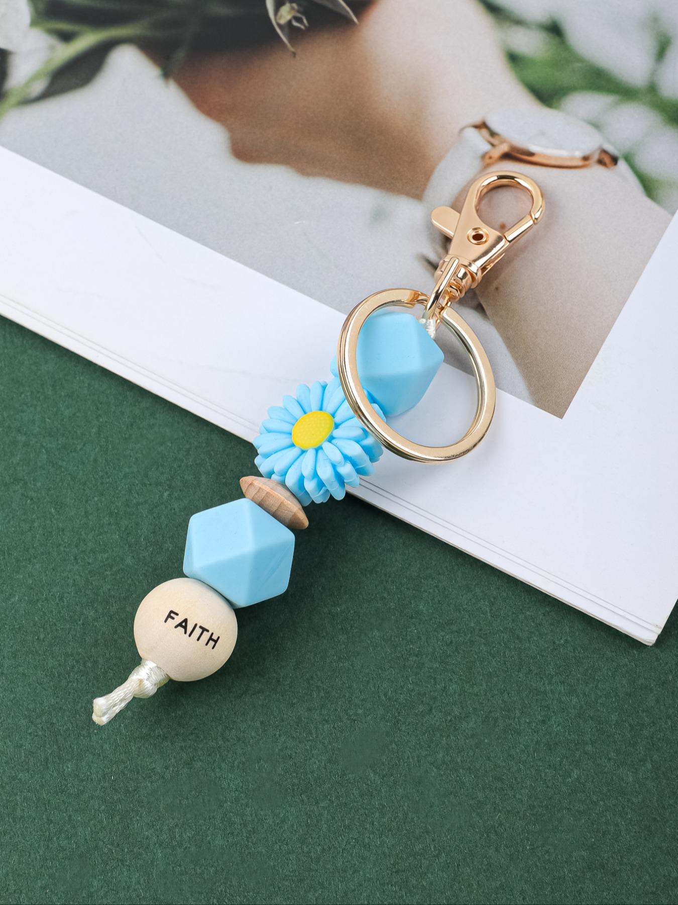 Elegant Daisy Keychain, Soft Silicone Beaded Wristlet, Perfect Mother's Day Gift for Mom, Viral Tiktok Accessory, 1pcs
