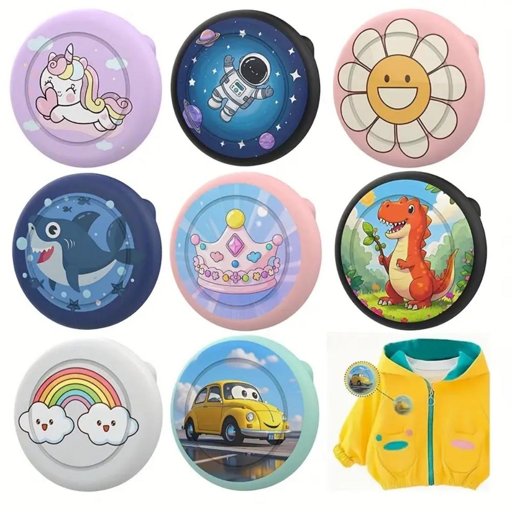 The cute silicone Apple AirTag protection case keychain is suitable for badges, Apple GPS trackers, positioning devices, cartoon brooches and other products. It has waterproof and shockproof protection functions.