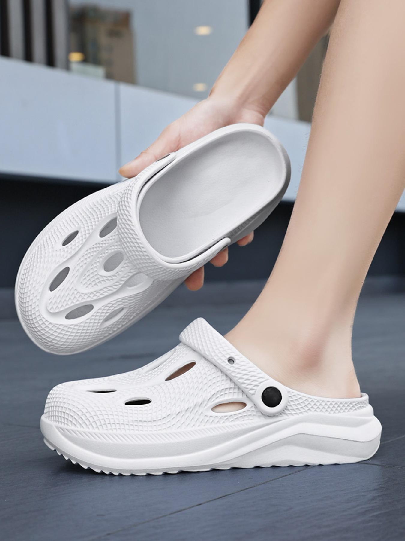 New Summer Style for Men, Casual Clogs for Students, Ultra-light, Soft and Elastic, Breathable, Dual-use for Beach and Bathroom, Wear-resistant, Non-slip, Two-way Wearable Closed-toe Sandals