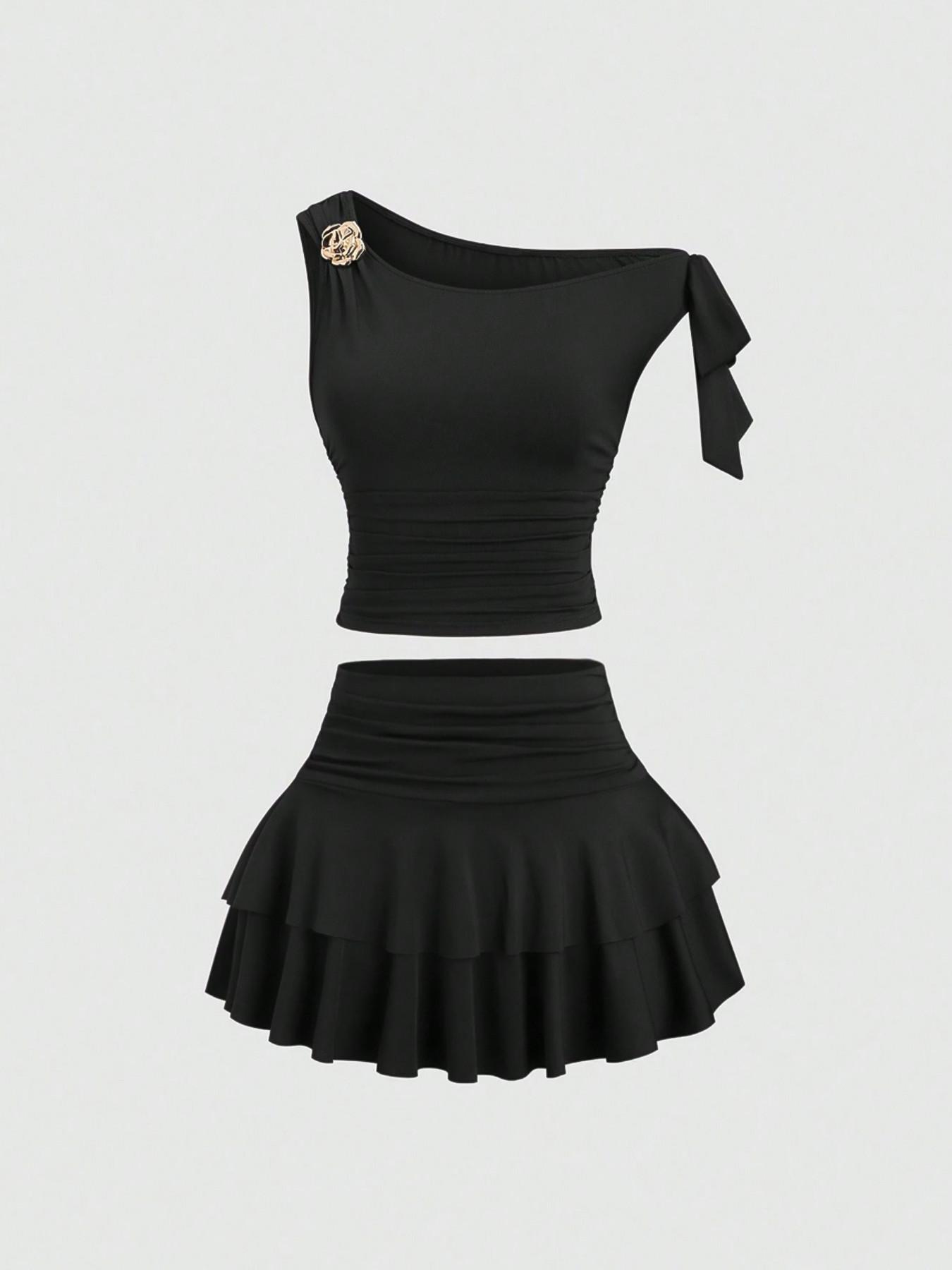 2pcs/Set Women's Summer Metallic Flower Decor Spaghetti Strap Tank Top & Pleated Layered Short Skirt Set，Casual One-Shoulder Bow Pleated Slim Fit Elastic Top with Double Layer Ruffled Skirt Set, Fashionable and Comfortable Shirt Skirt Set