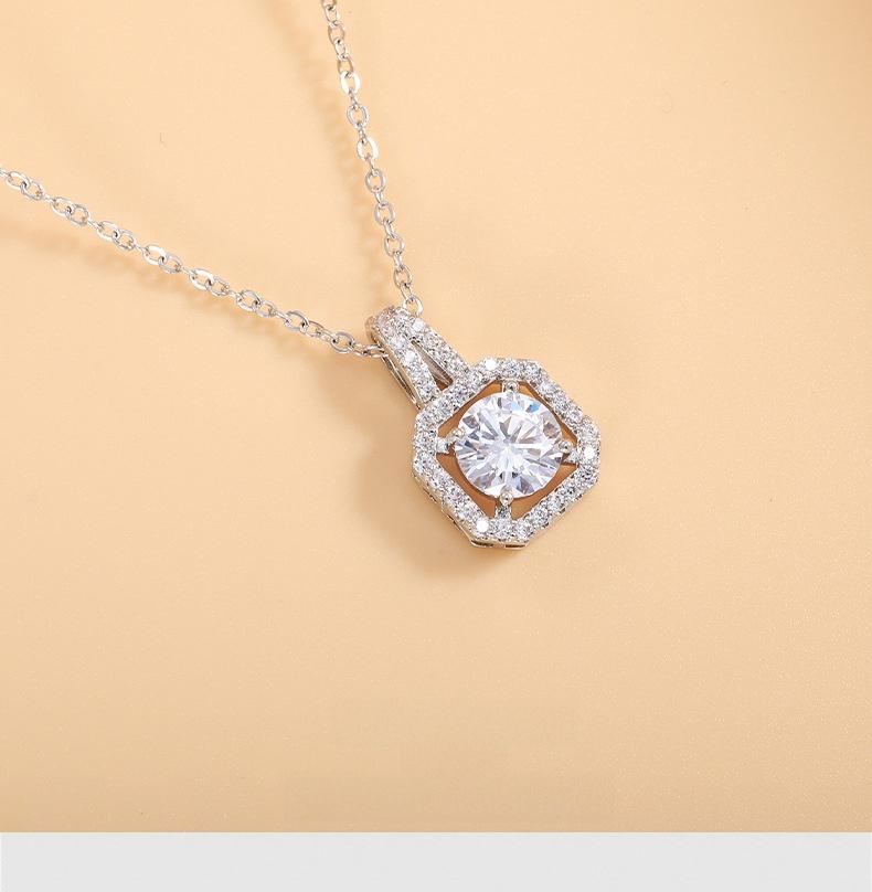 Cross-border live broadcast zircon summer high-end non-fading Chinese Valentine's Day gift square perfume bottle pendant necklace
